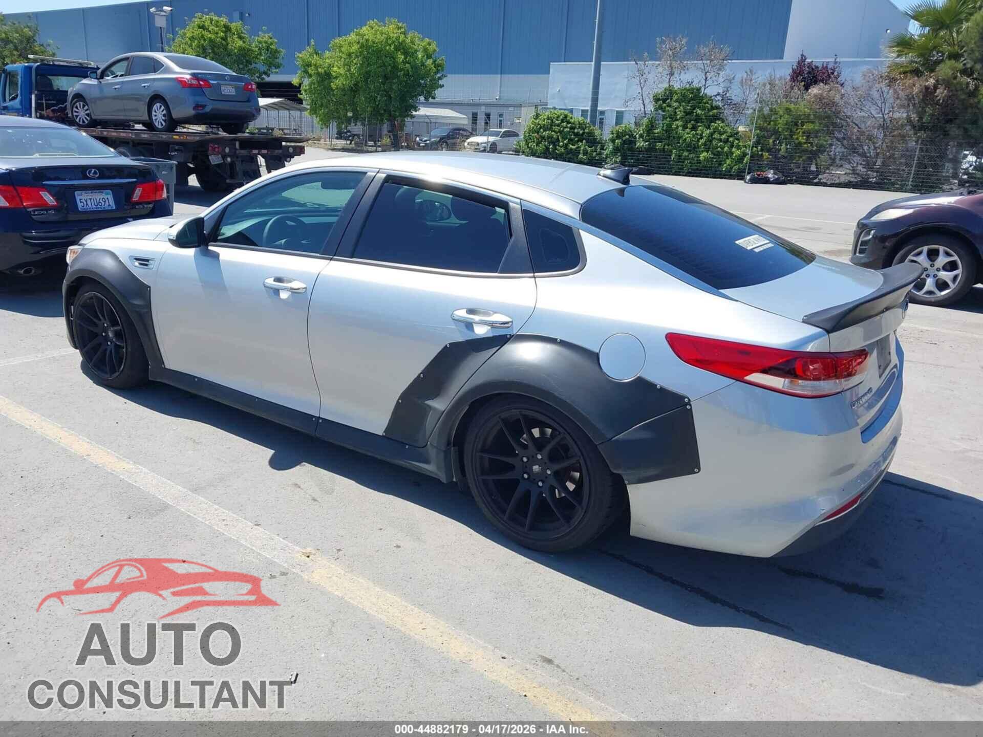 KIA OPTIMA 2017 - 5XXGT4L3XHG122829