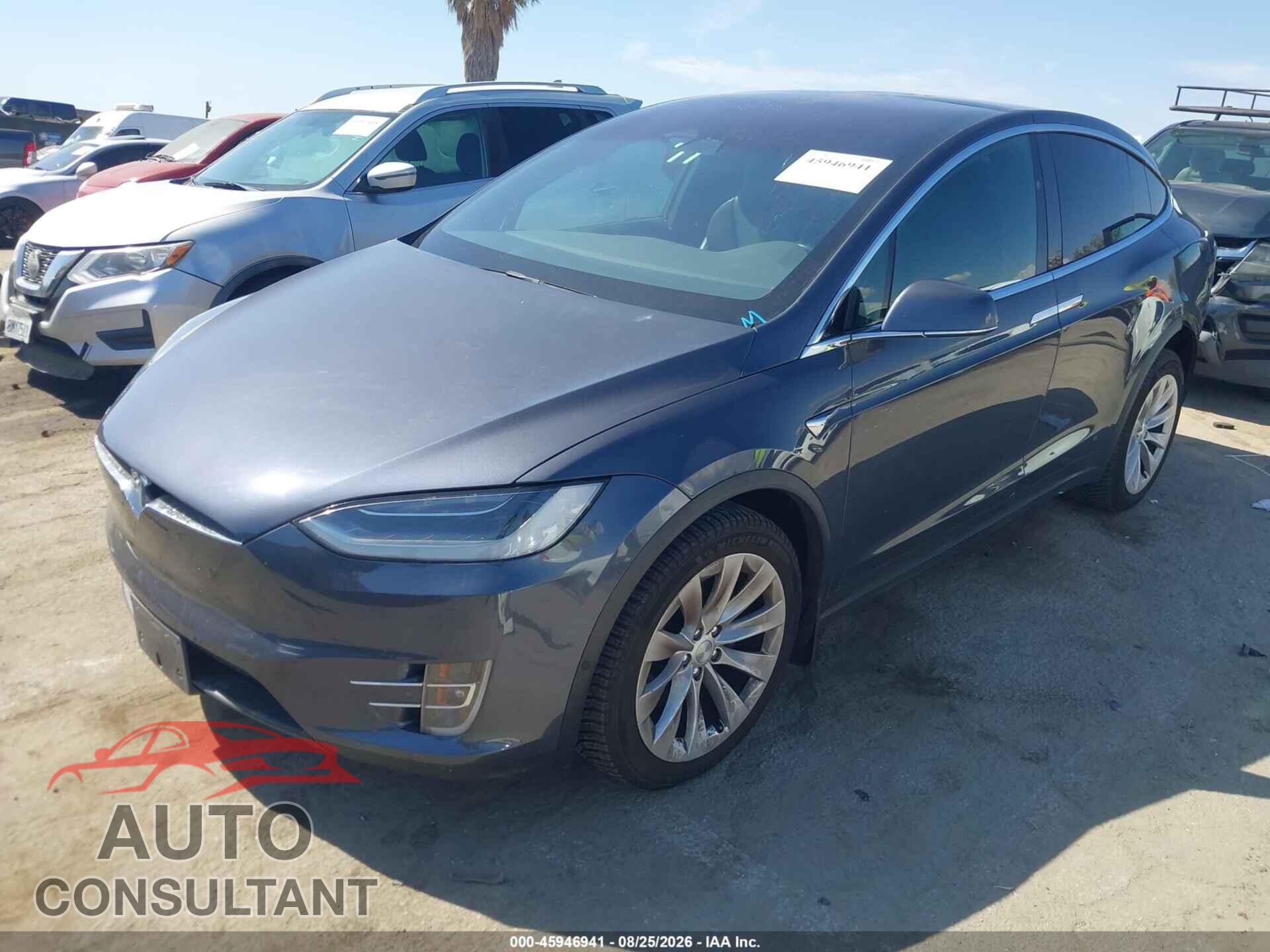 TESLA MODEL X 2018 - 5YJXCAE25JF104654
