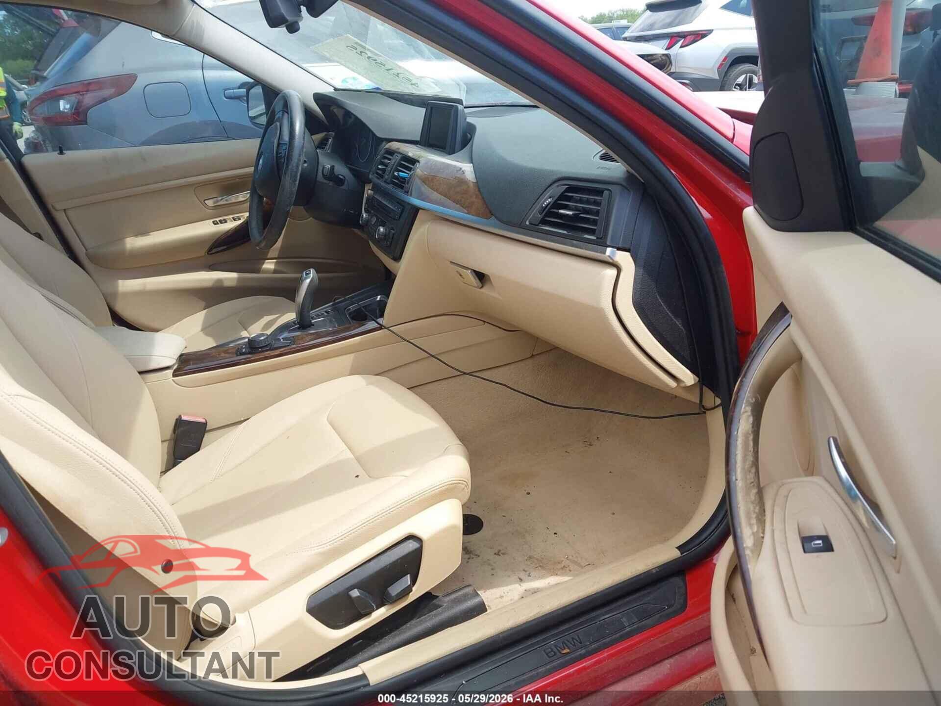 BMW 320I 2014 - WBA3B1G51ENT00846