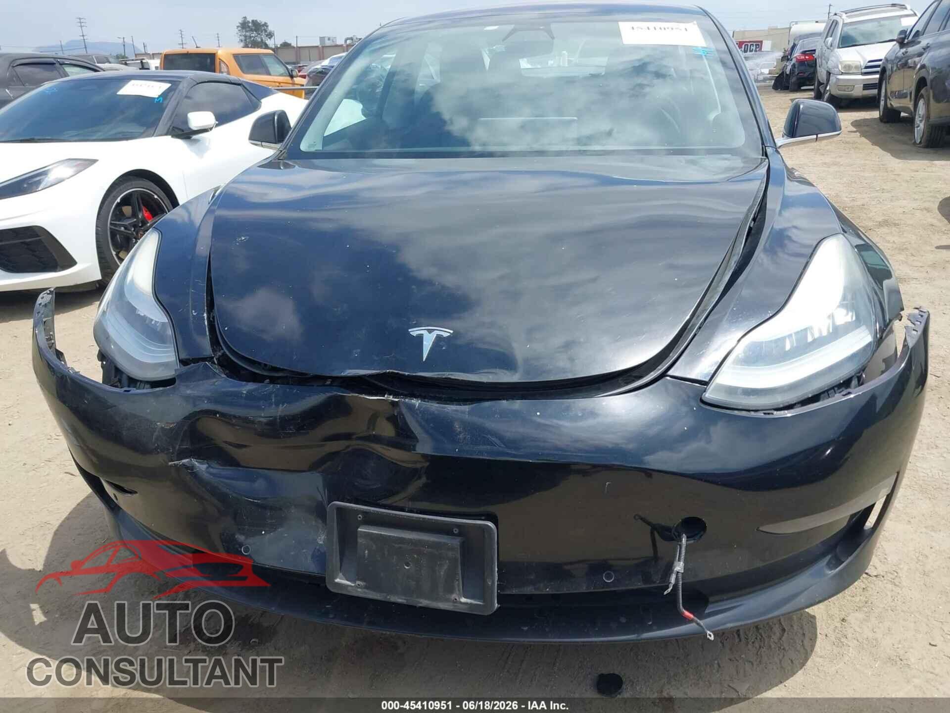 TESLA MODEL 3 2018 - 5YJ3E1EA0JF021133
