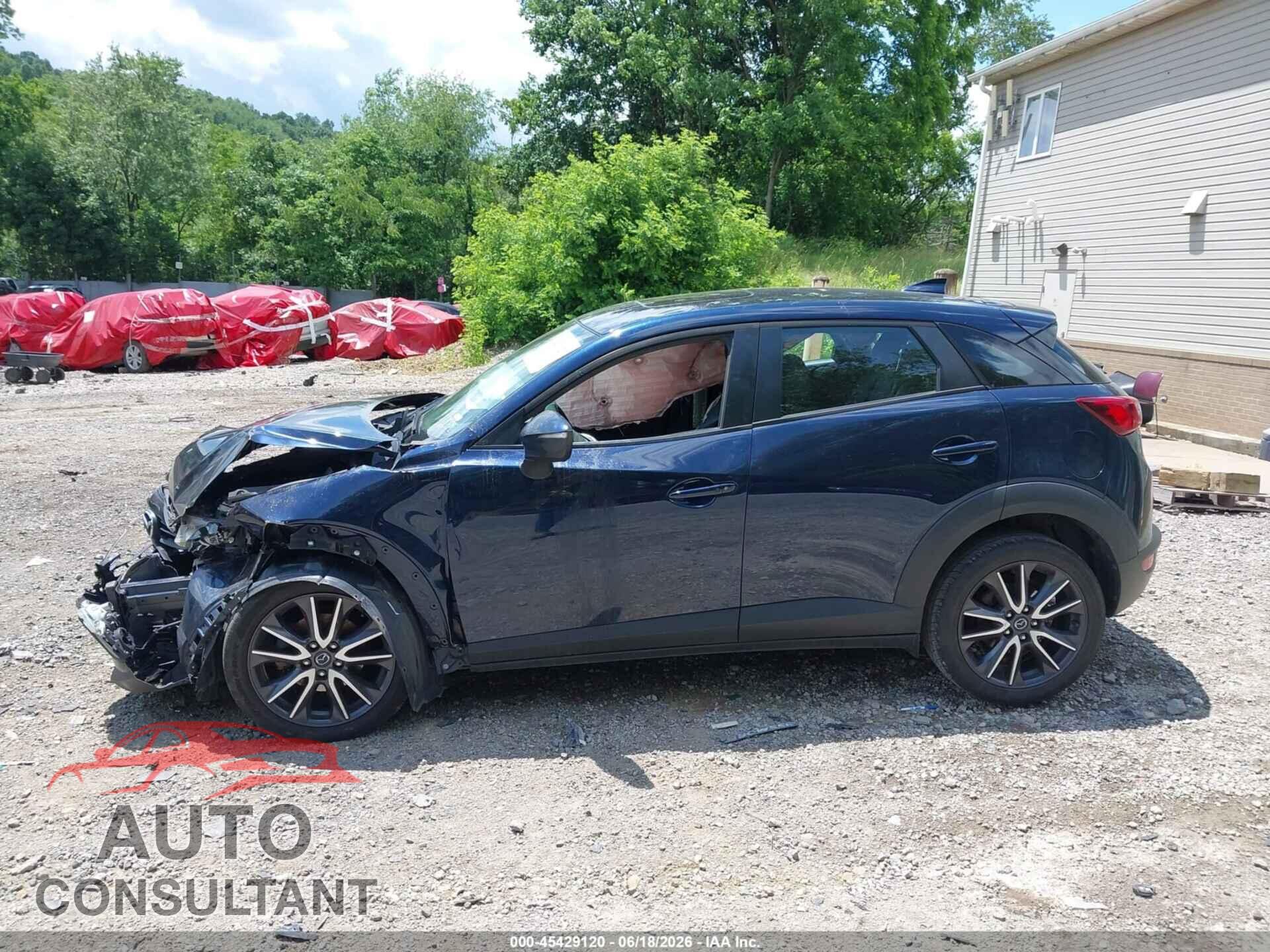 MAZDA CX-3 2018 - JM1DKFC74J0301623