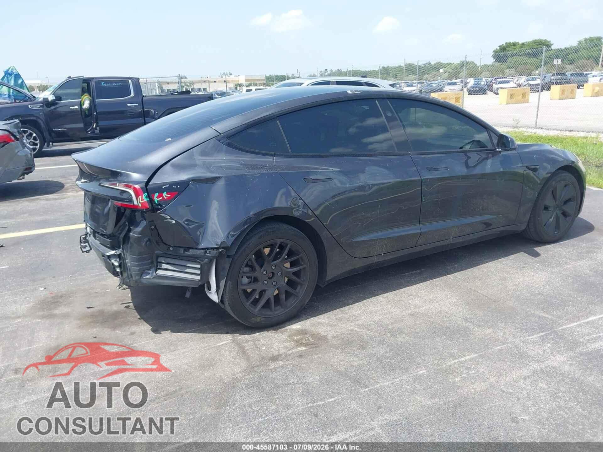 TESLA MODEL 3 2025 - 5YJ3E1EA8SF988879