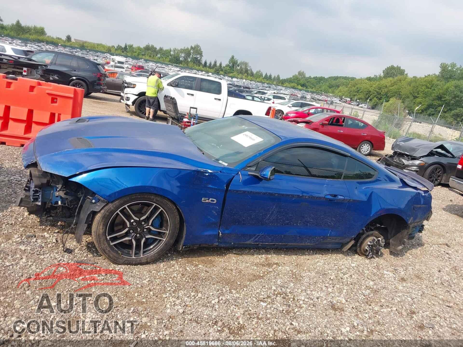 FORD MUSTANG 2018 - 1FA6P8CF8J5121101