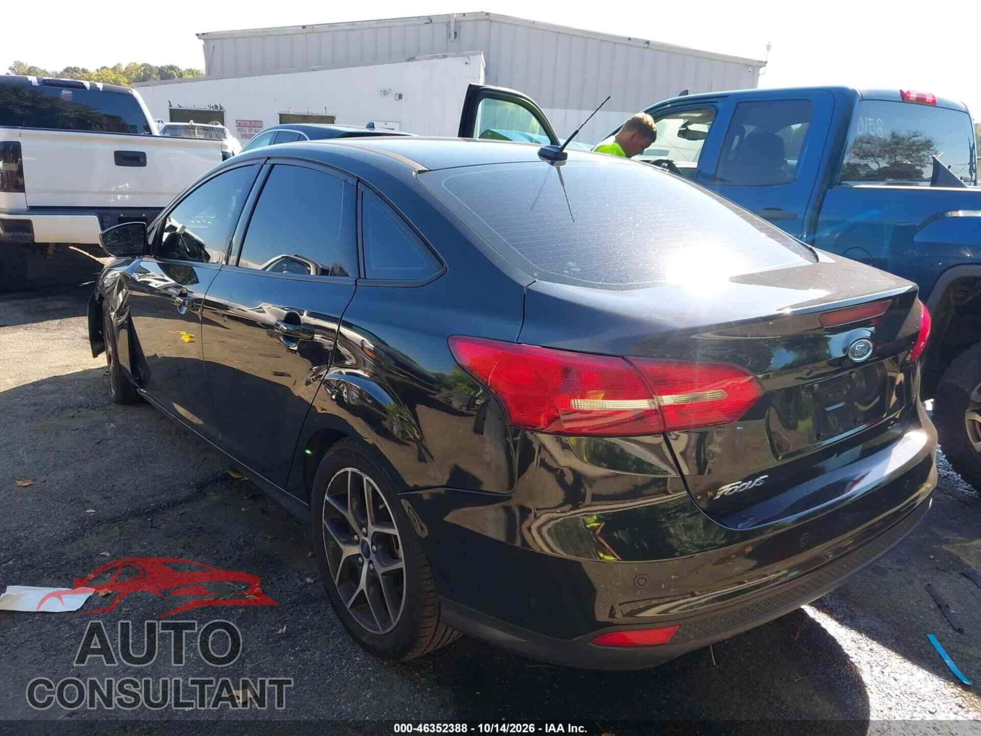 FORD FOCUS 2018 - 1FADP3H29JL300484