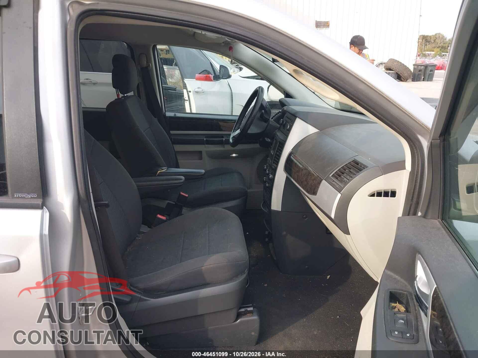 DODGE GRAND CARAVAN 2010 - 2D4RN5D11AR409367