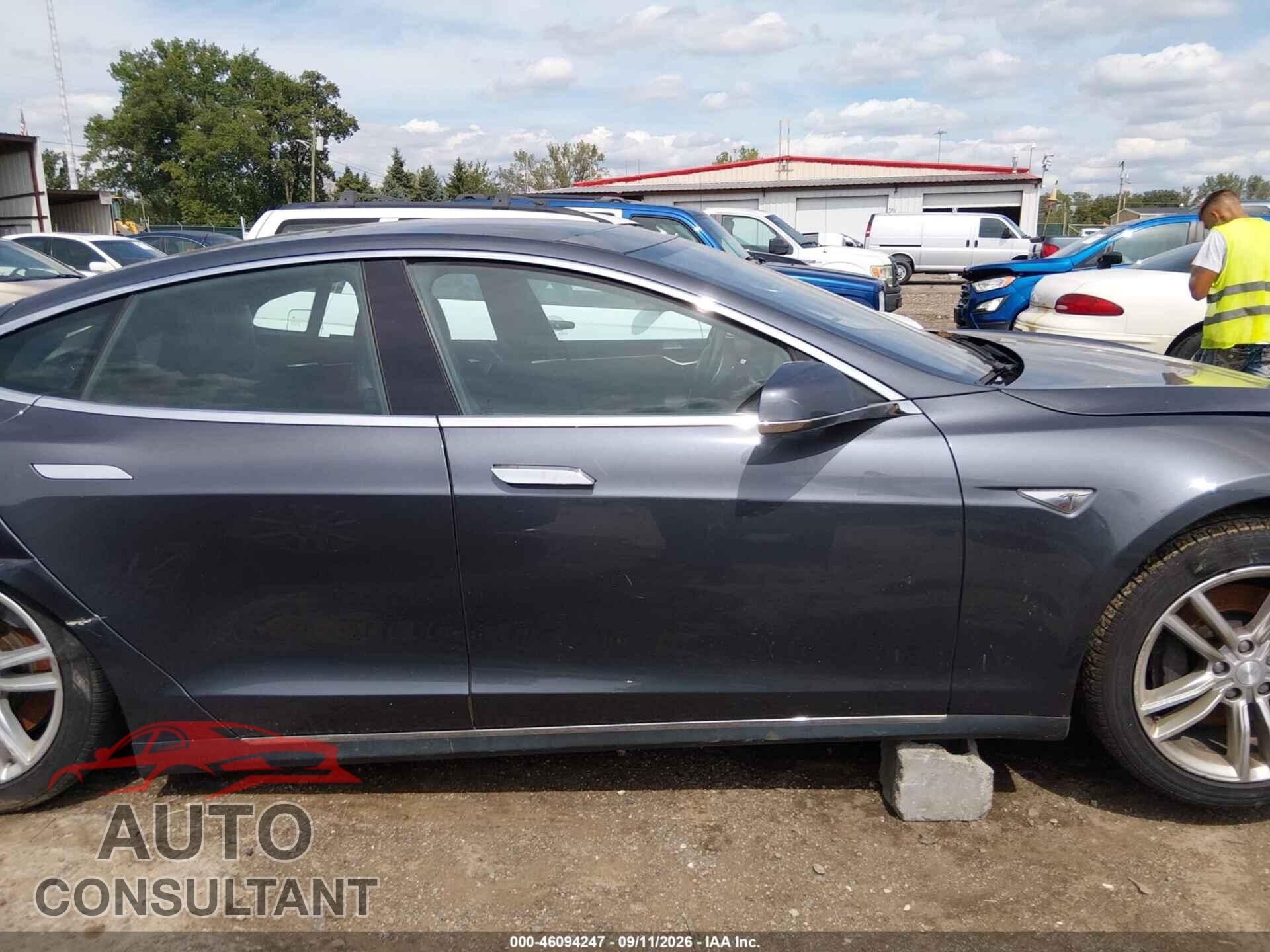 TESLA MODEL S 2015 - 5YJSA1E22FF103713
