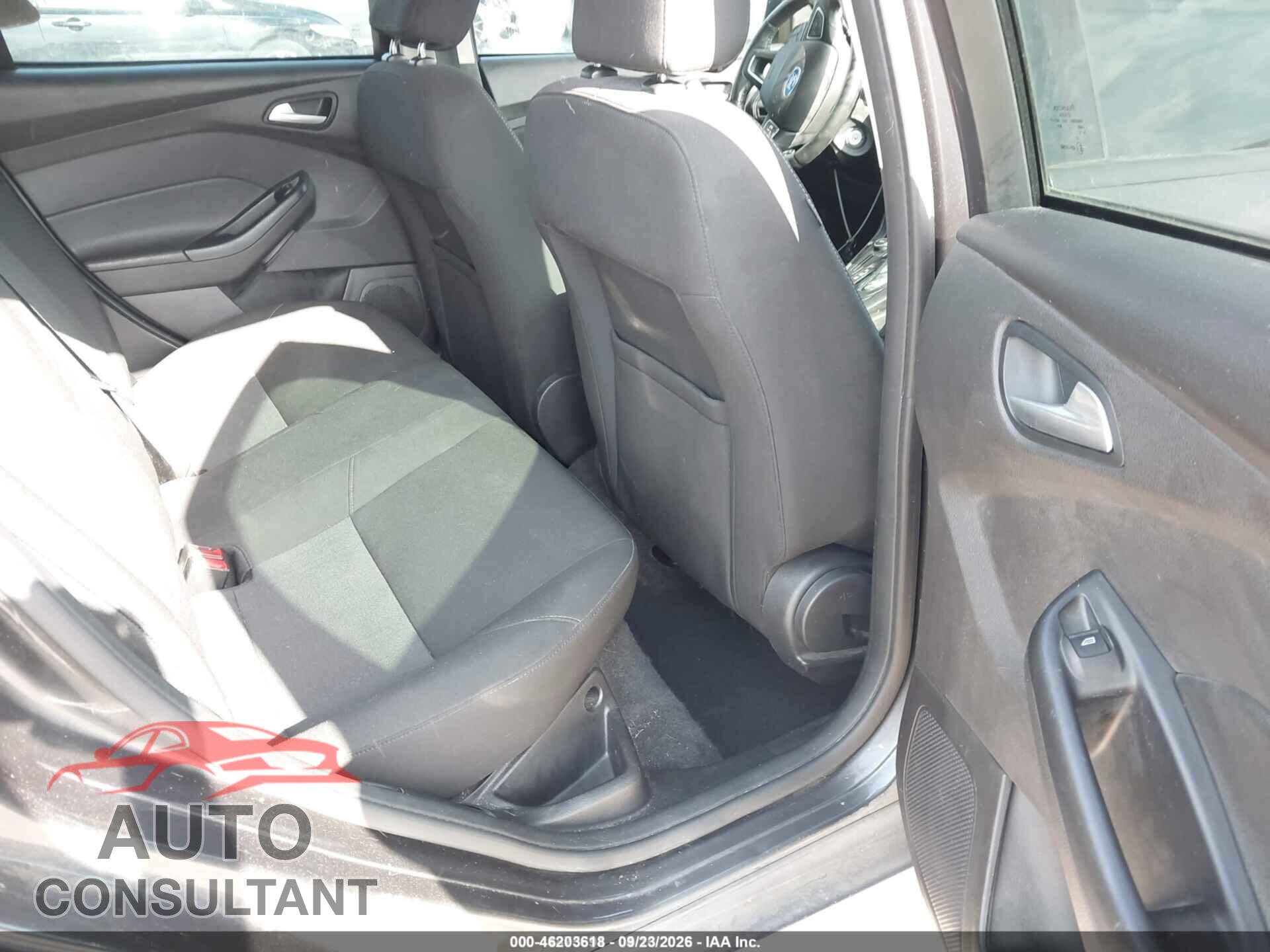 FORD FOCUS 2016 - 1FADP3F28GL202736