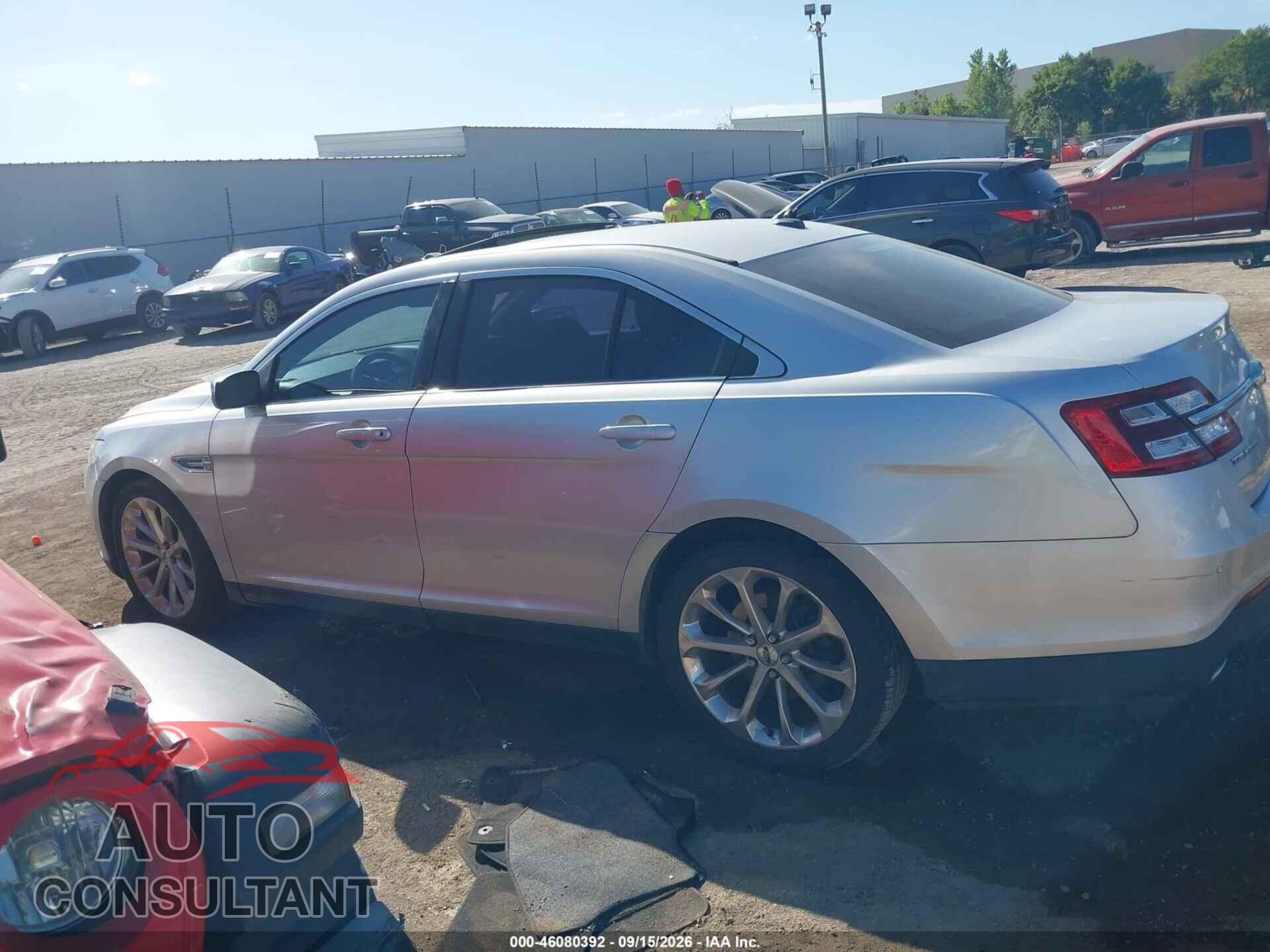 FORD TAURUS 2016 - 1FAHP2F81GG144560
