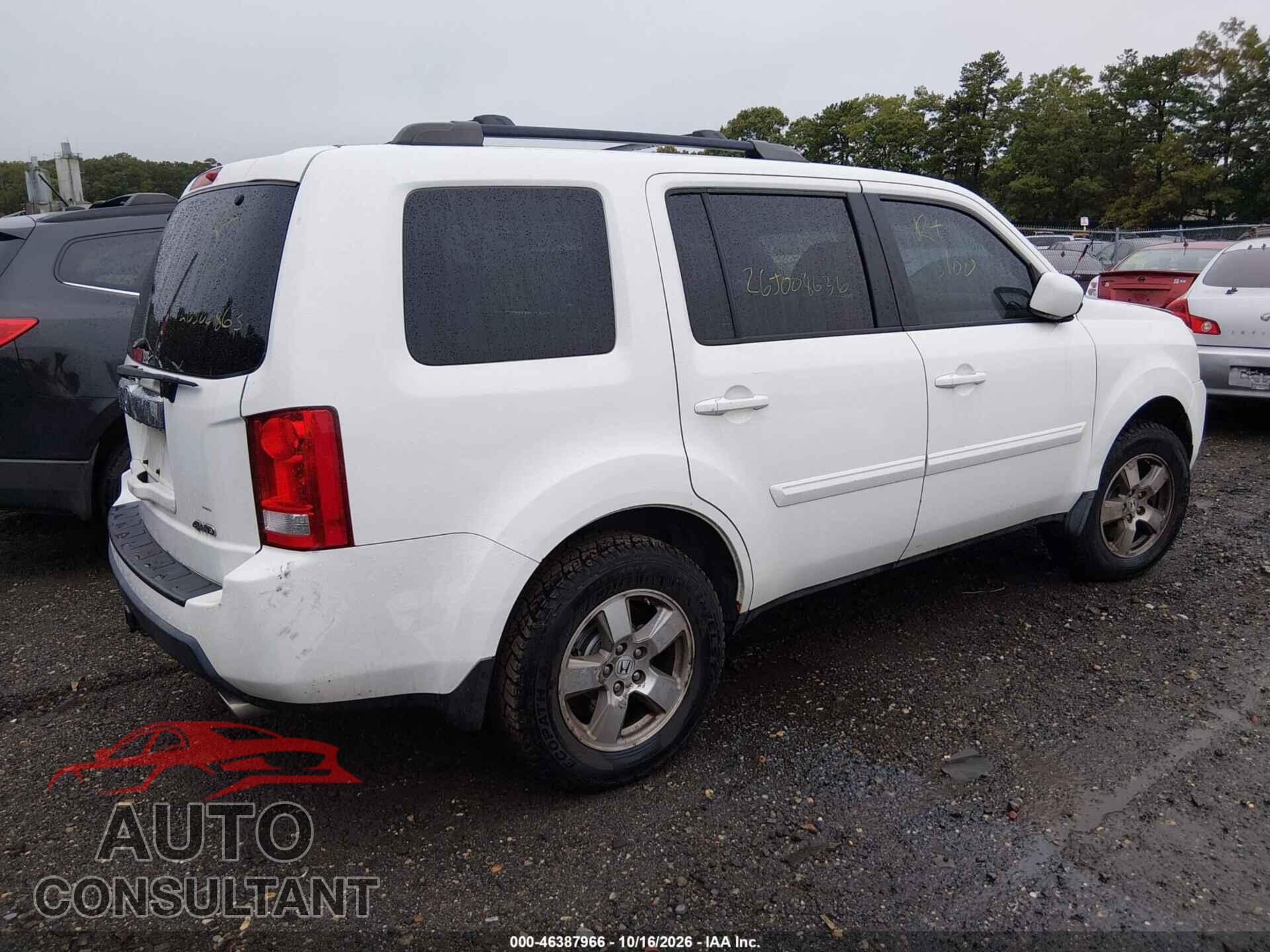 HONDA PILOT 2011 - 5FNYF4H44BB034768
