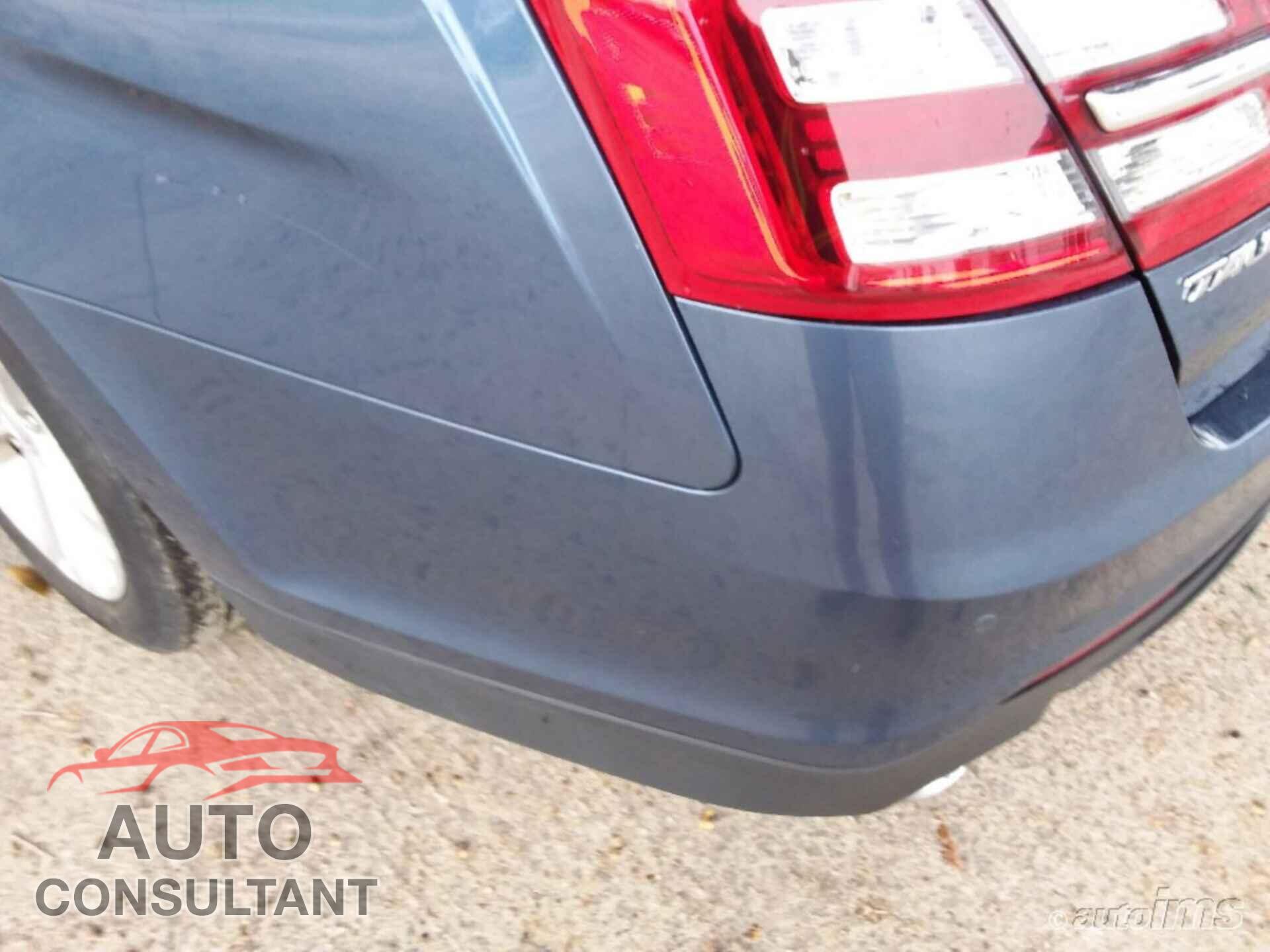FORD TAURUS 2018 - 1FAHP2E82JG126092