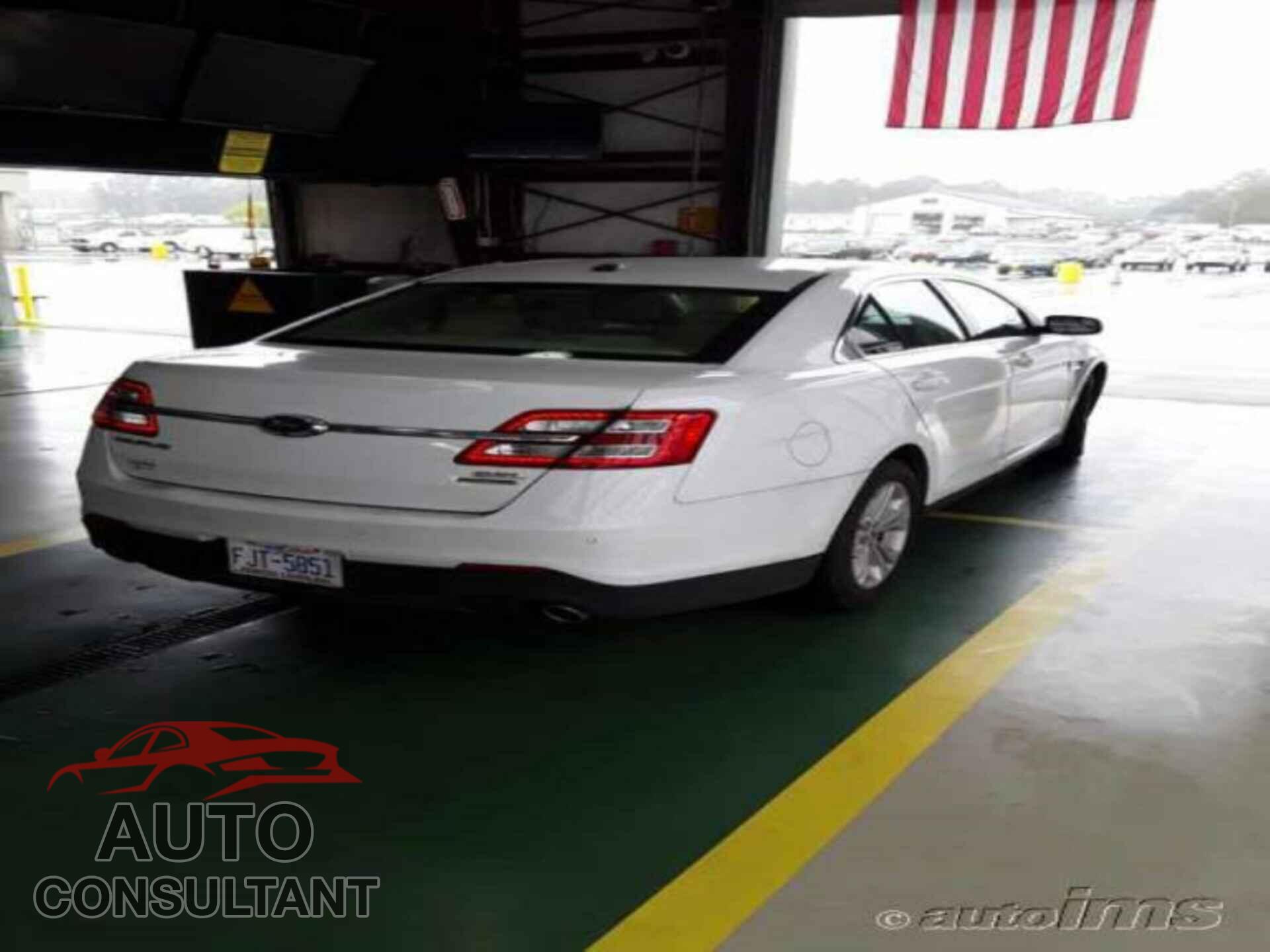 FORD TAURUS 2017 - 1FAHP2E88HG117634