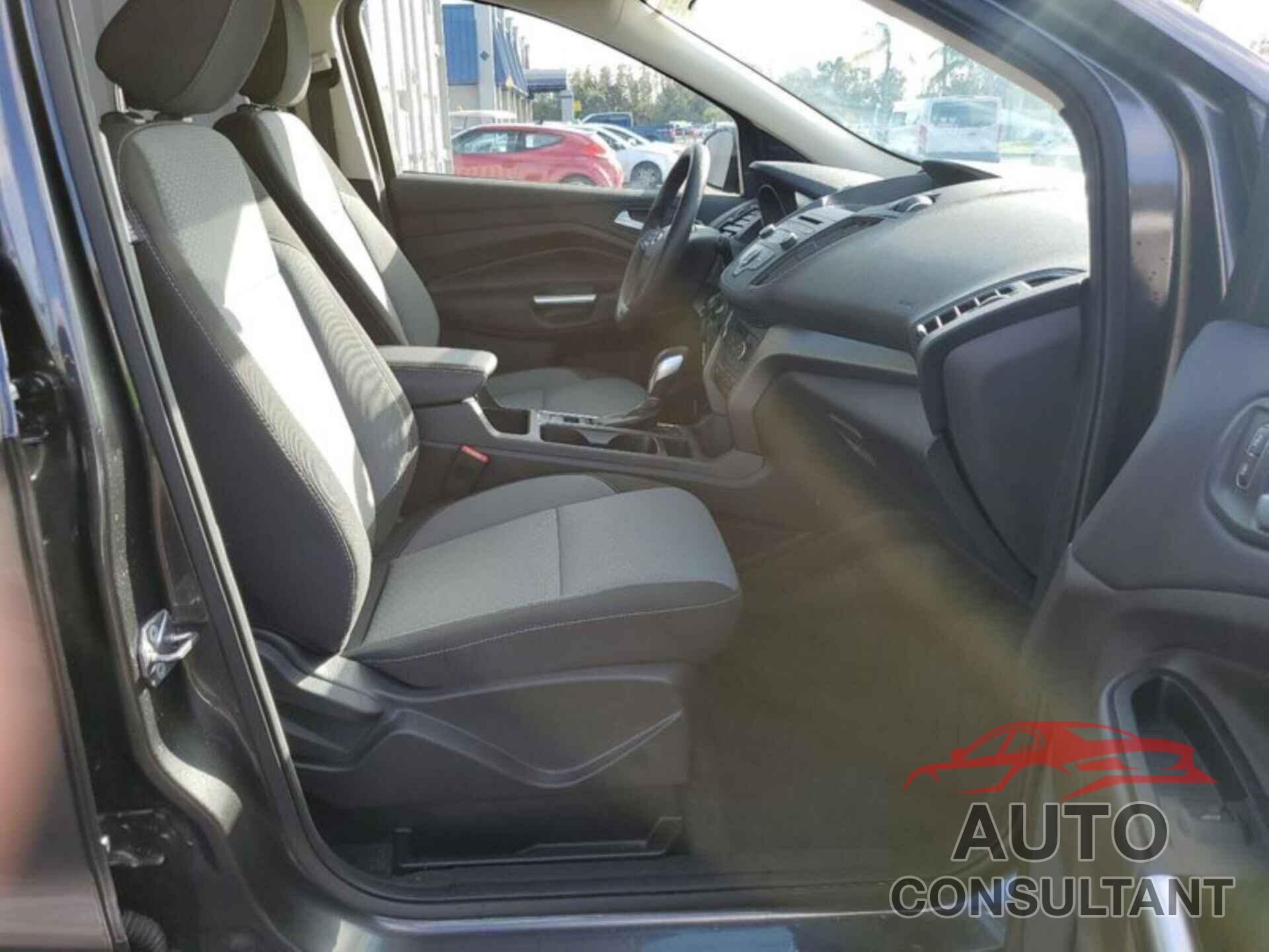 FORD ESCAPE 2018 - 1FMCU0GD4JUC20645