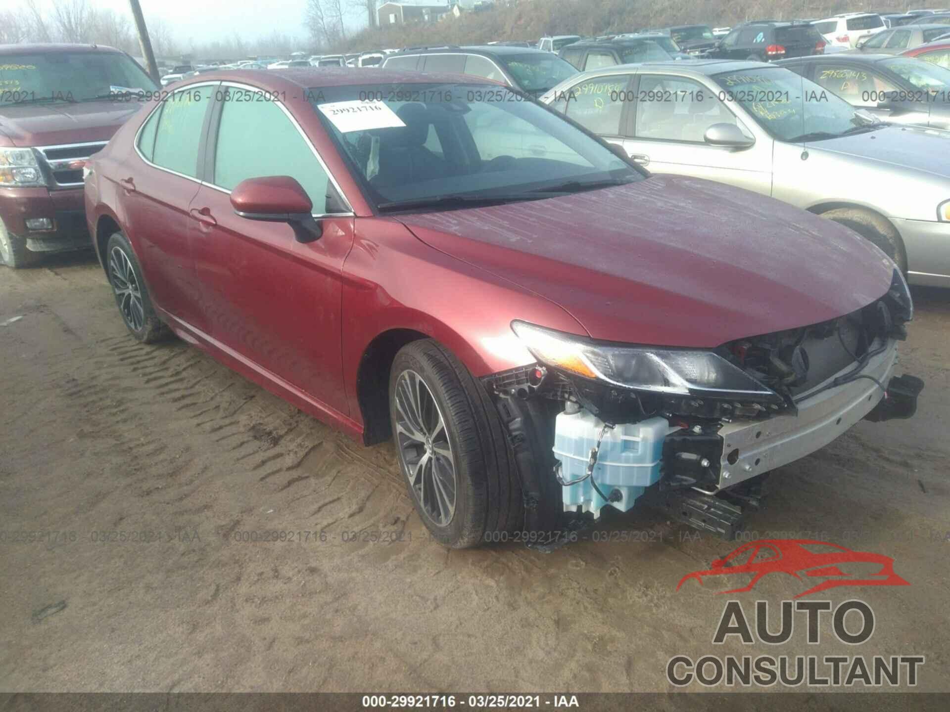 TOYOTA CAMRY 2018 - 4T1B11HKXJU528085