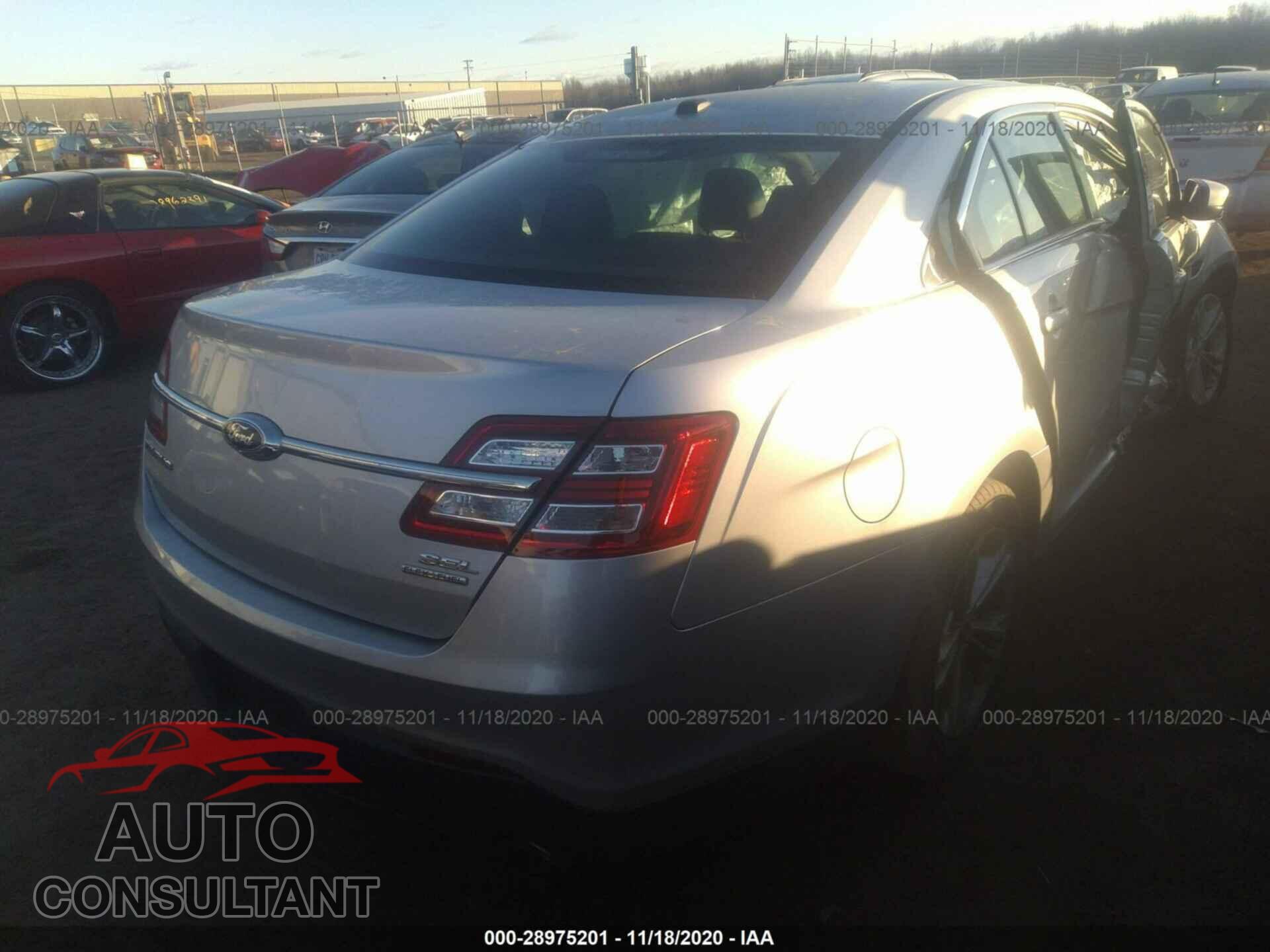 FORD TAURUS 2017 - 1FAHP2E88HG113003