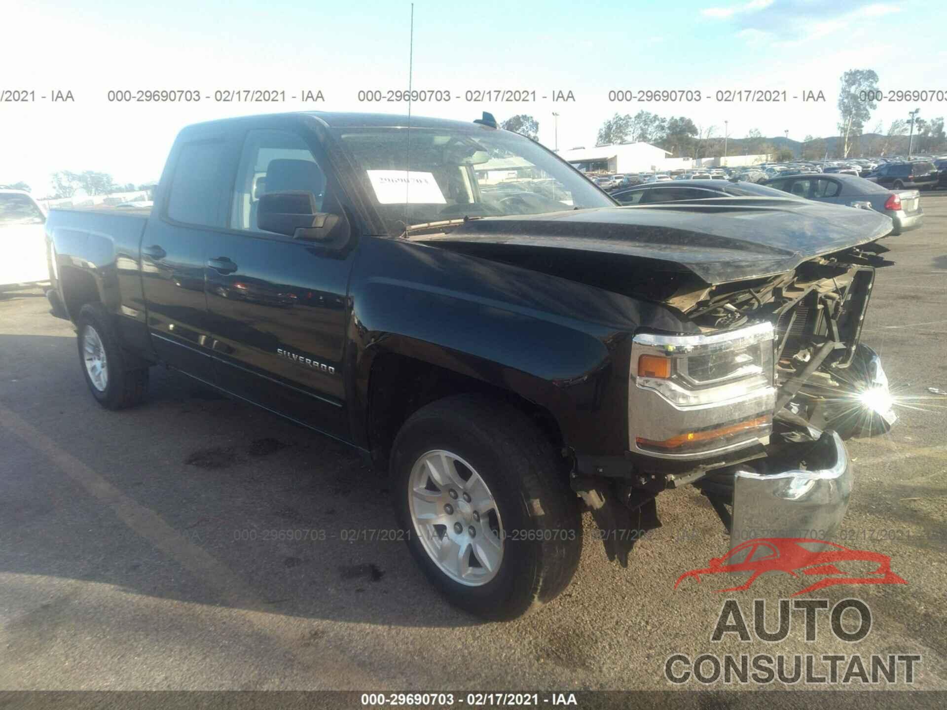 CHEVROLET SILVERADO 1500 2018 - 1GCRCREH2JZ176420