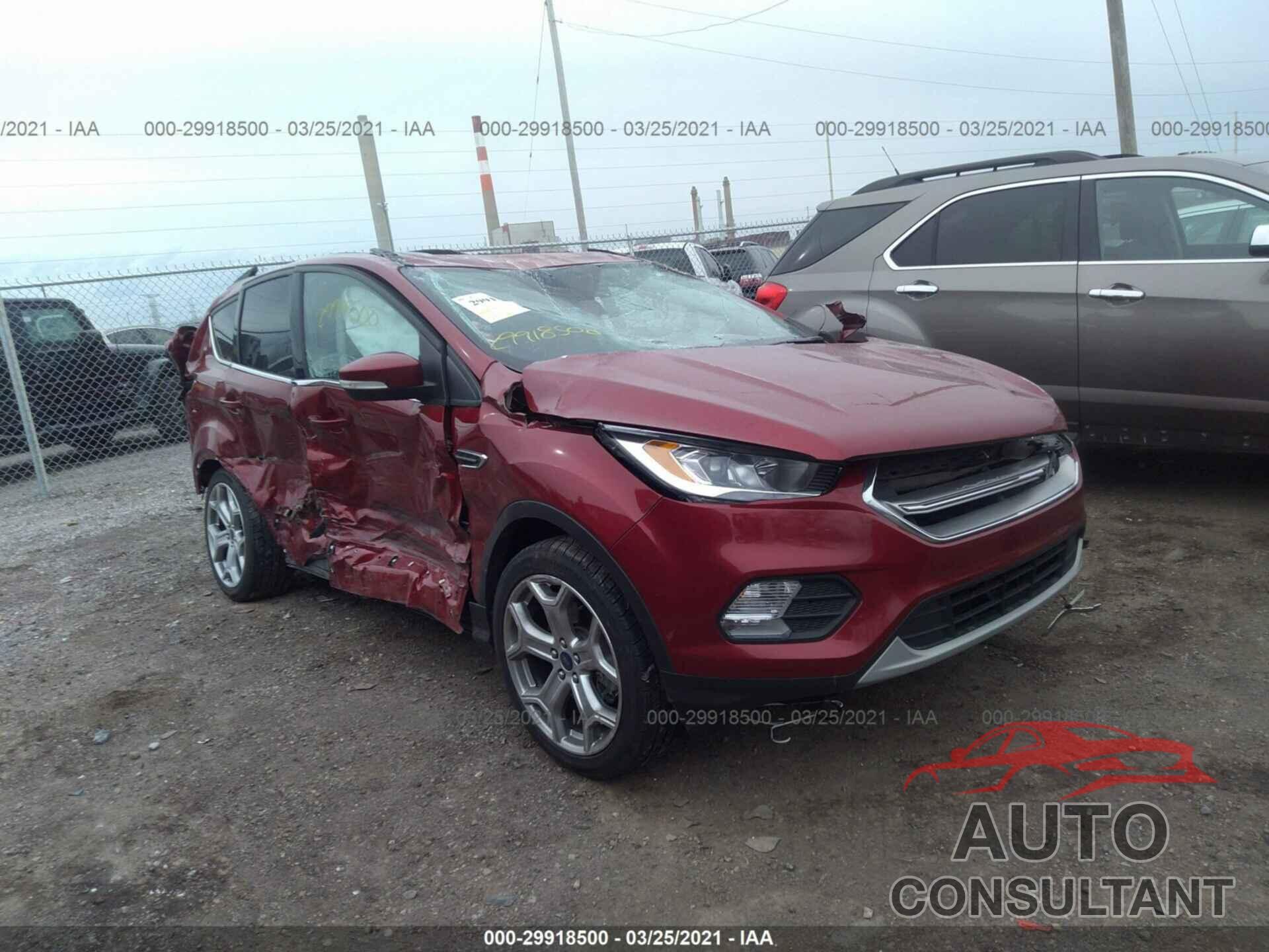 FORD ESCAPE 2017 - 1FMCU0J90HUA59774