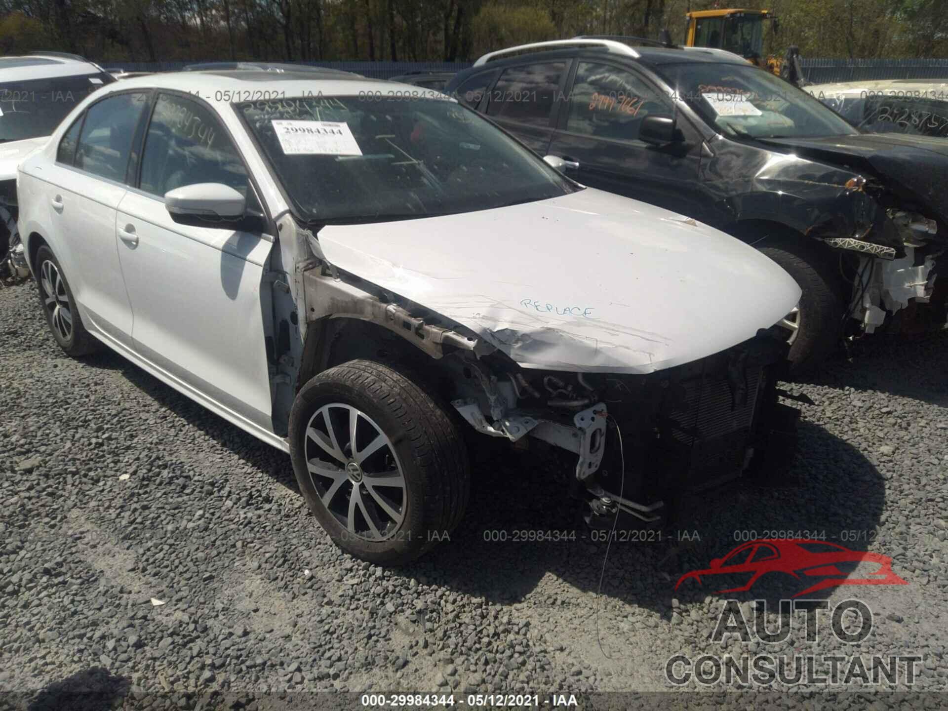 VOLKSWAGEN JETTA 2017 - 3VWB67AJXHM271158