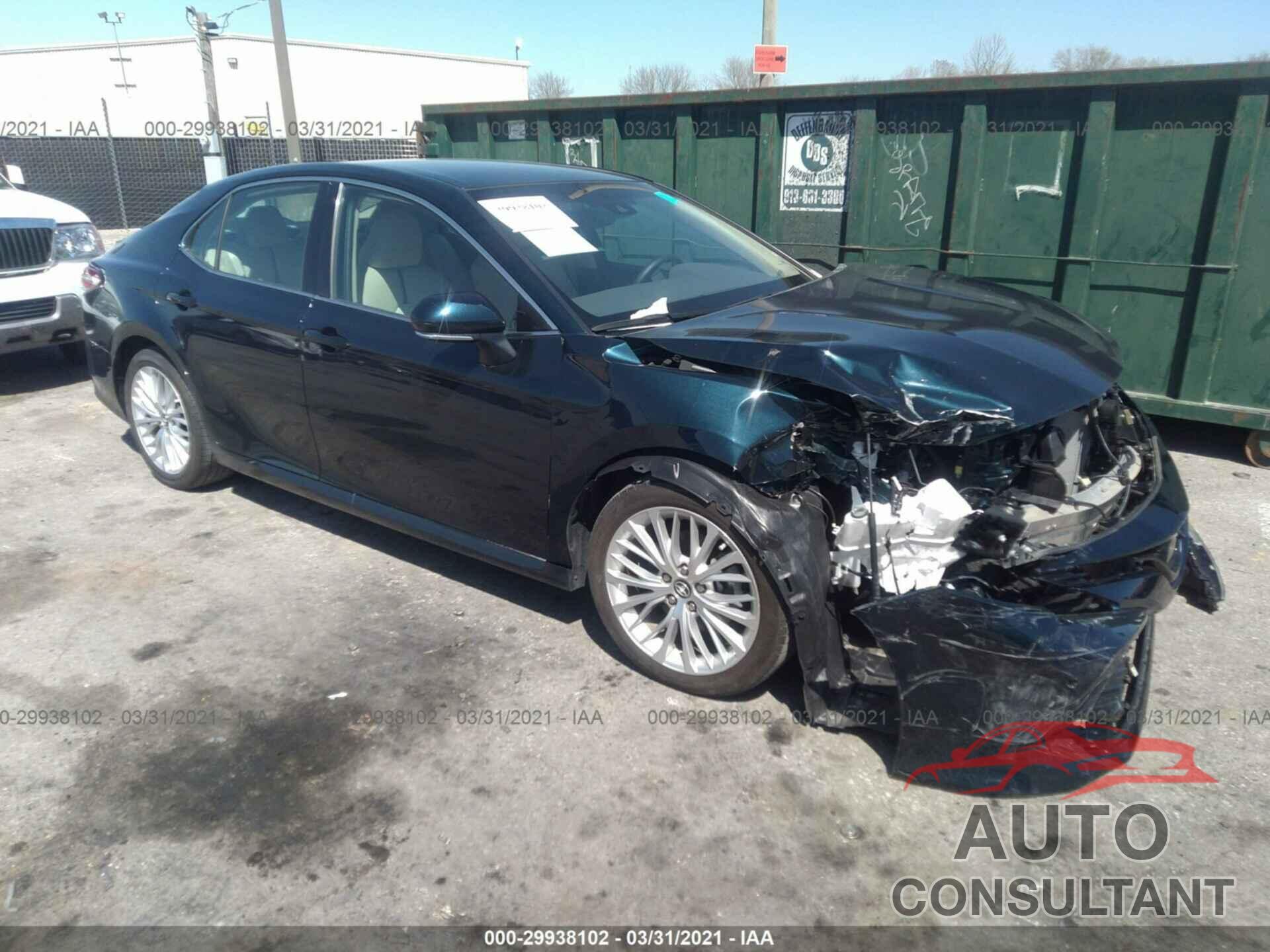 TOYOTA CAMRY 2018 - 4T1B11HK3JU546587