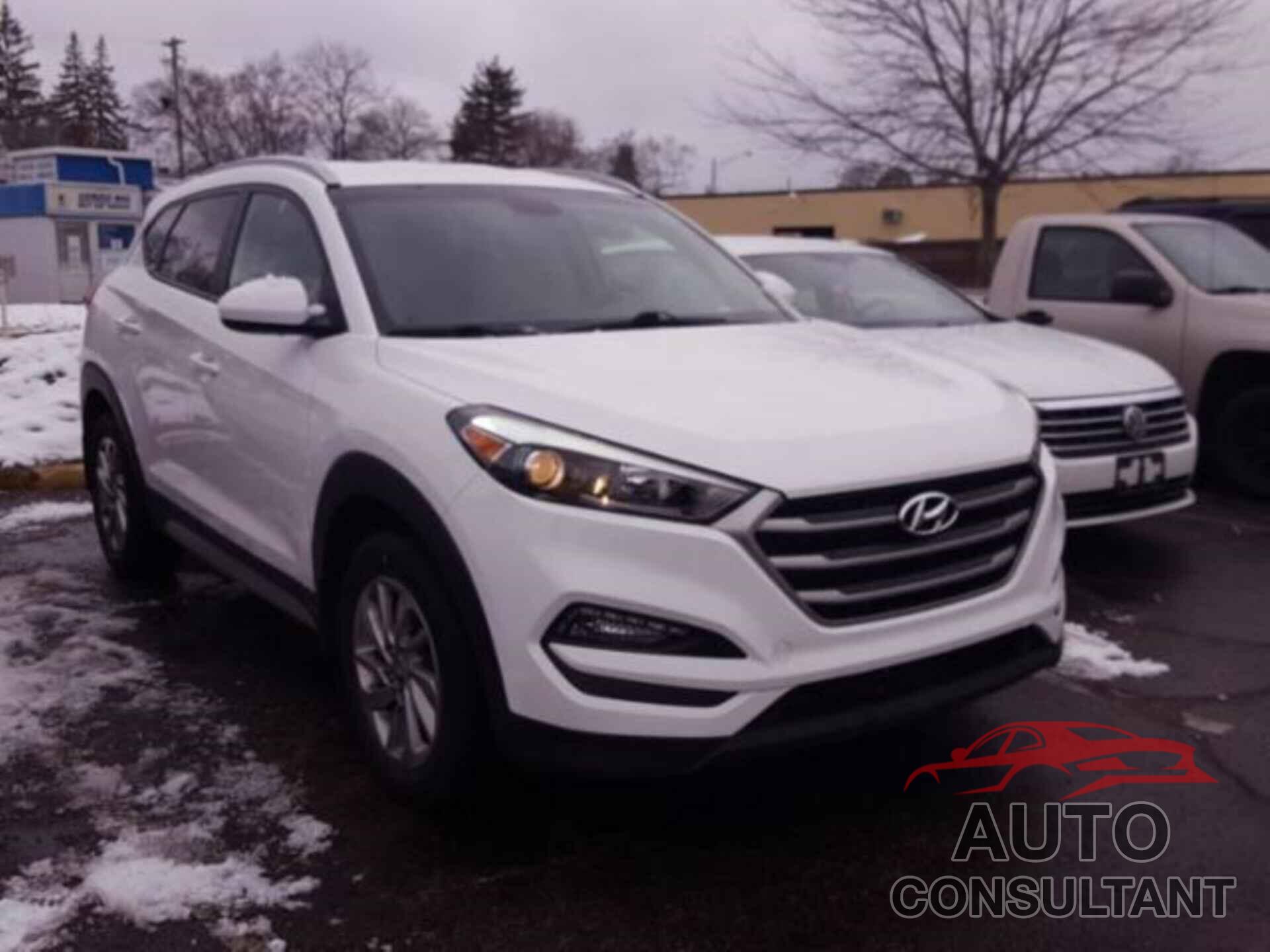 HYUNDAI TUCSON 2018 - KM8J3CA49JU617837
