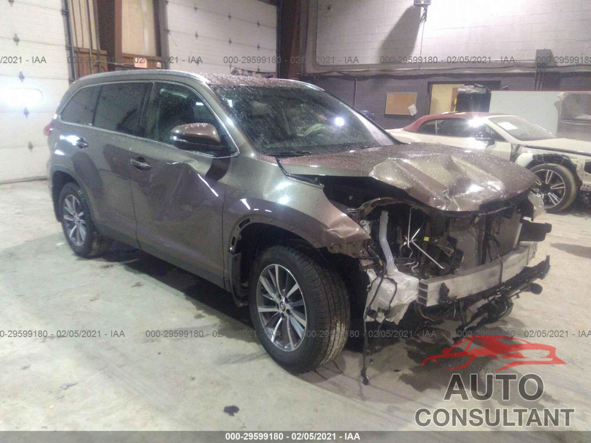 TOYOTA HIGHLANDER 2019 - 5TDJZRFH2KS945043