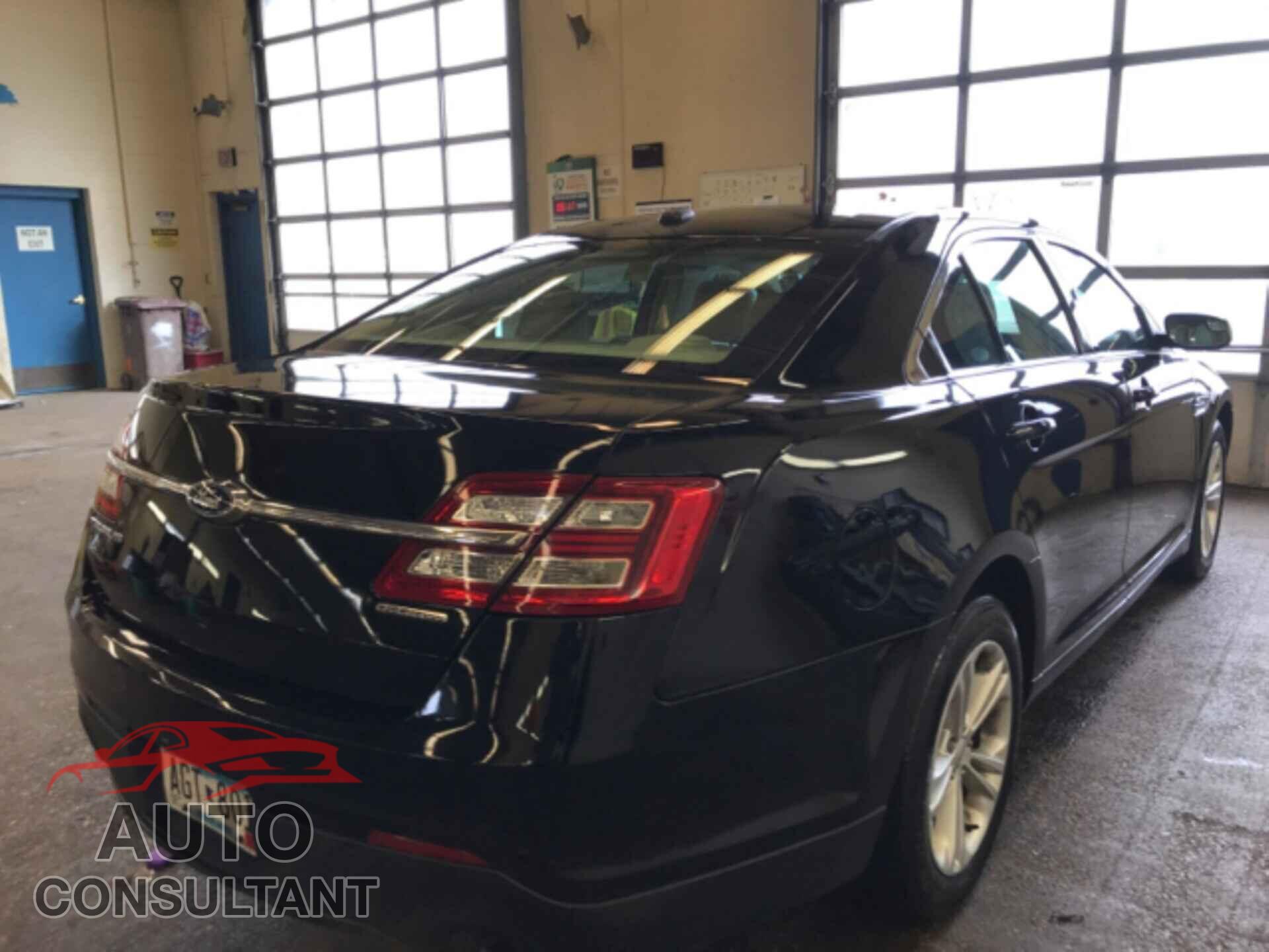 FORD TAURUS 2018 - 1FAHP2D88JG110139