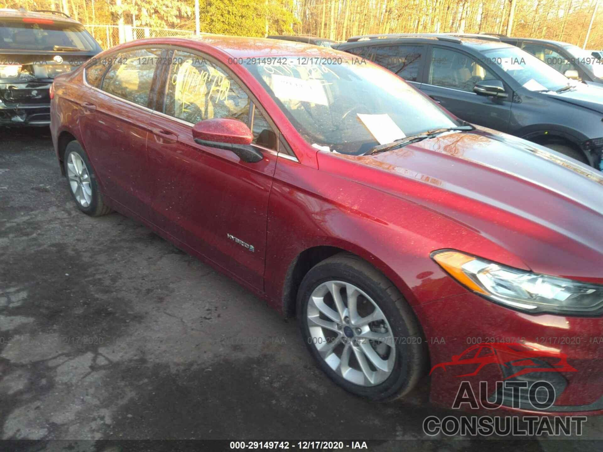 FORD FUSION HYBRID 2019 - 3FA6P0LU4KR240911