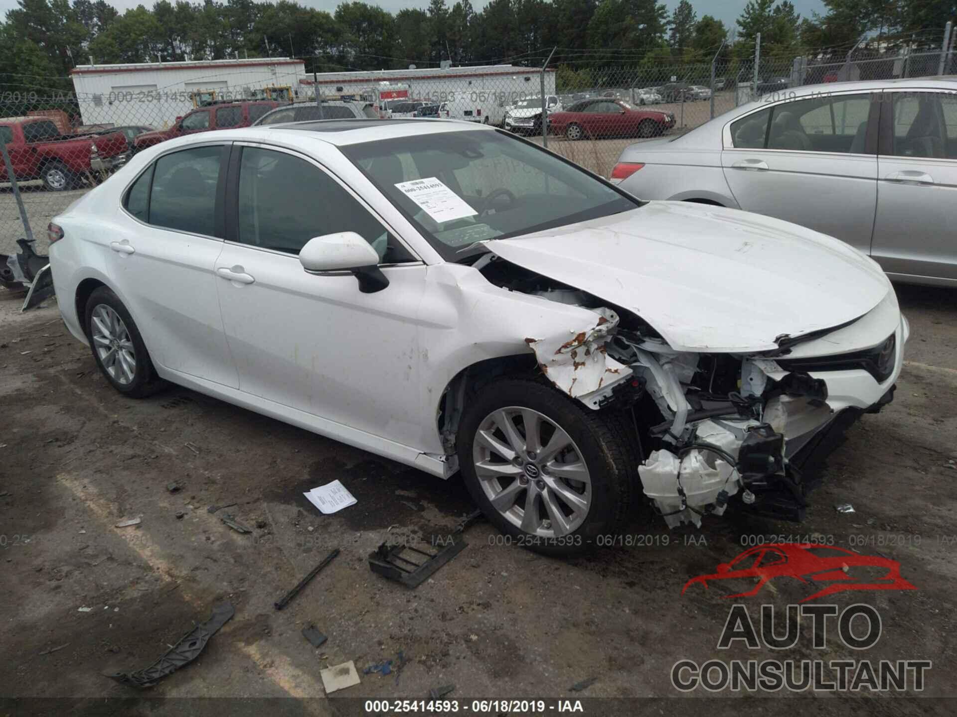 TOYOTA CAMRY 2018 - 4T1B11HK3JU510897