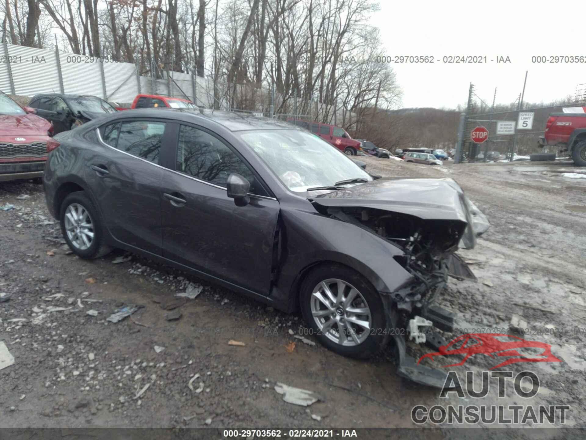 MAZDA MAZDA3 4-DOOR 2018 - 3MZBN1U74JM231115