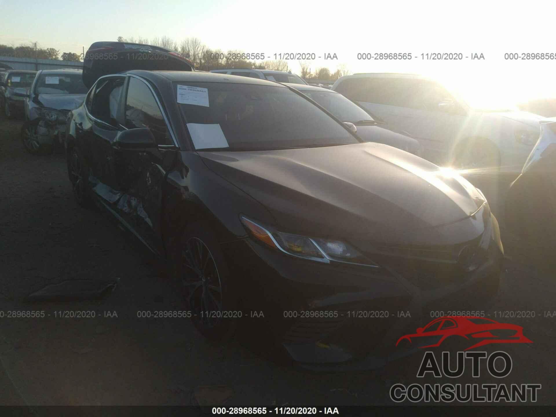 TOYOTA CAMRY 2018 - 4T1B11HK6JU101731