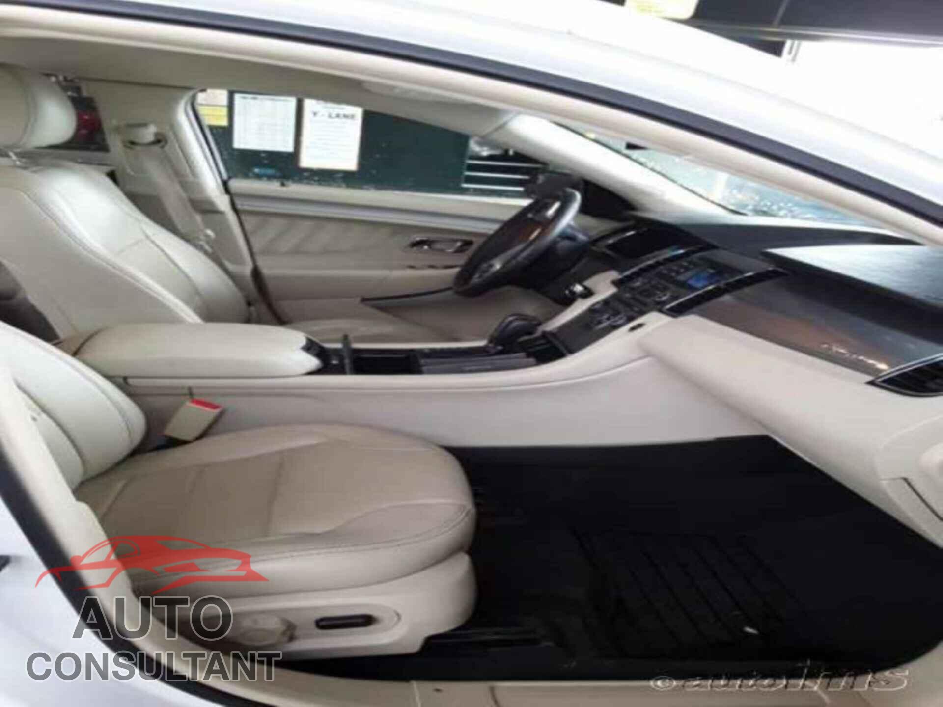 FORD TAURUS 2017 - 1FAHP2E88HG117634