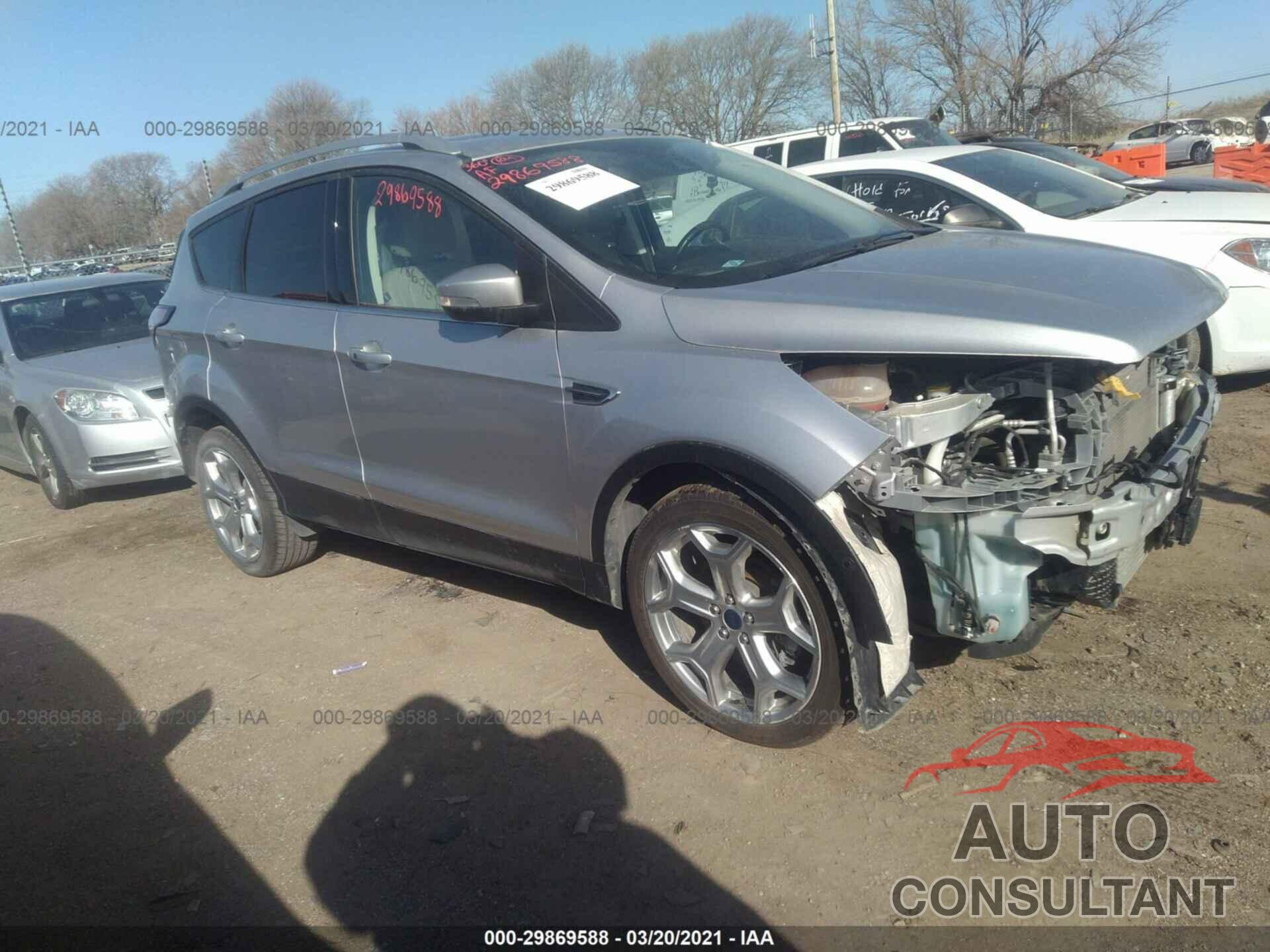FORD ESCAPE 2017 - 1FMCU9J9XHUD87093