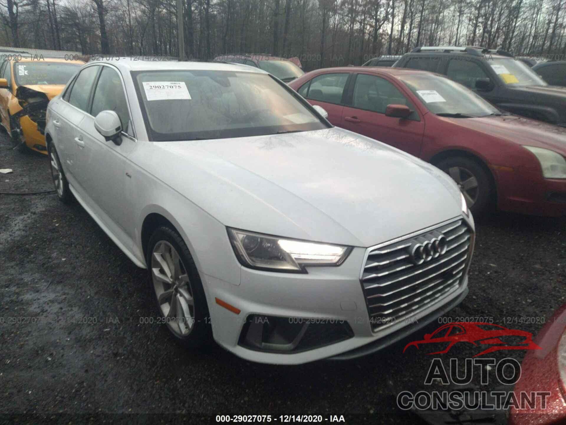 AUDI A4 2019 - WAUDNAF45KN015891