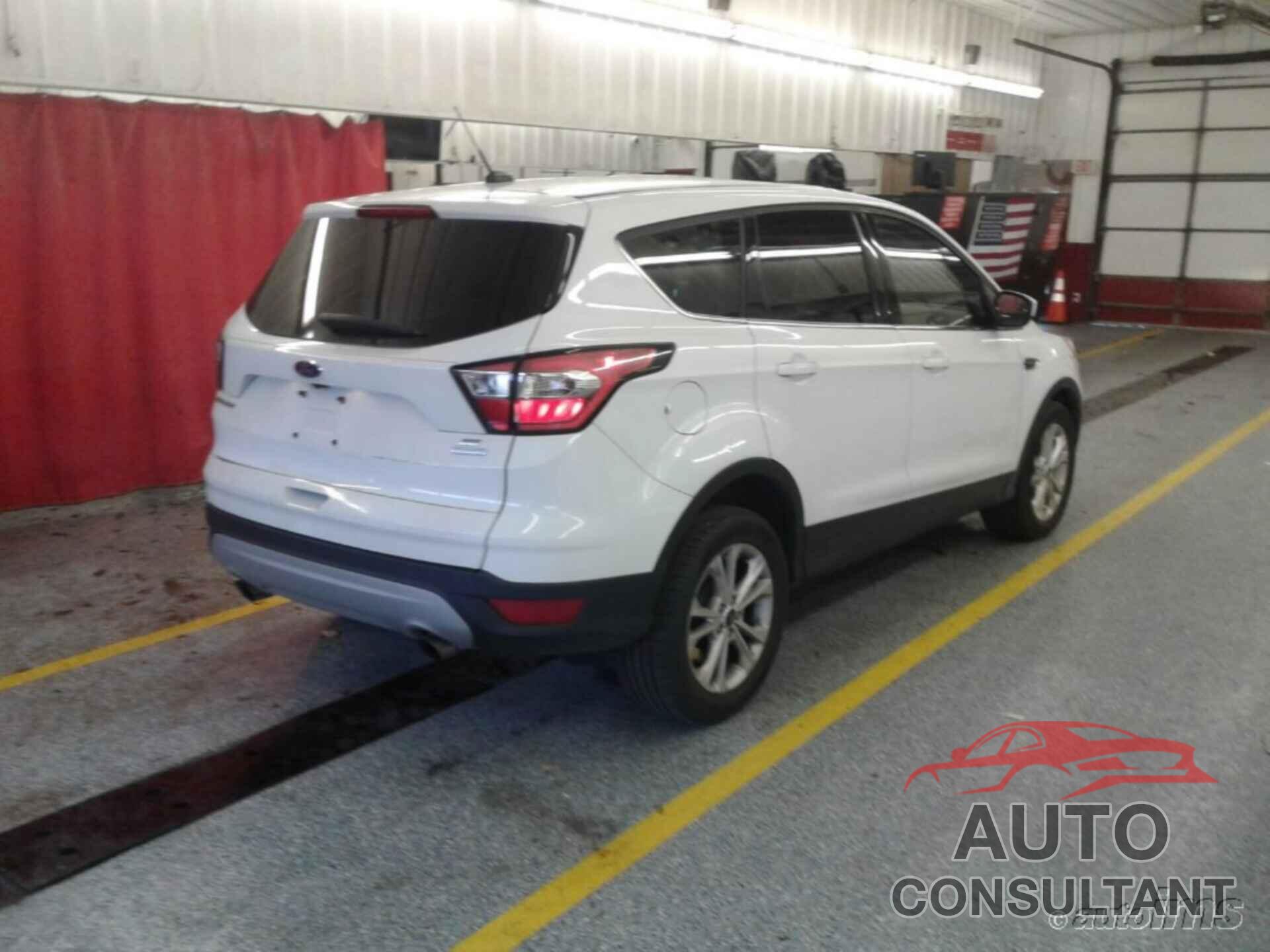 FORD ESCAPE 2017 - 1FMCU0GD7HUB68292