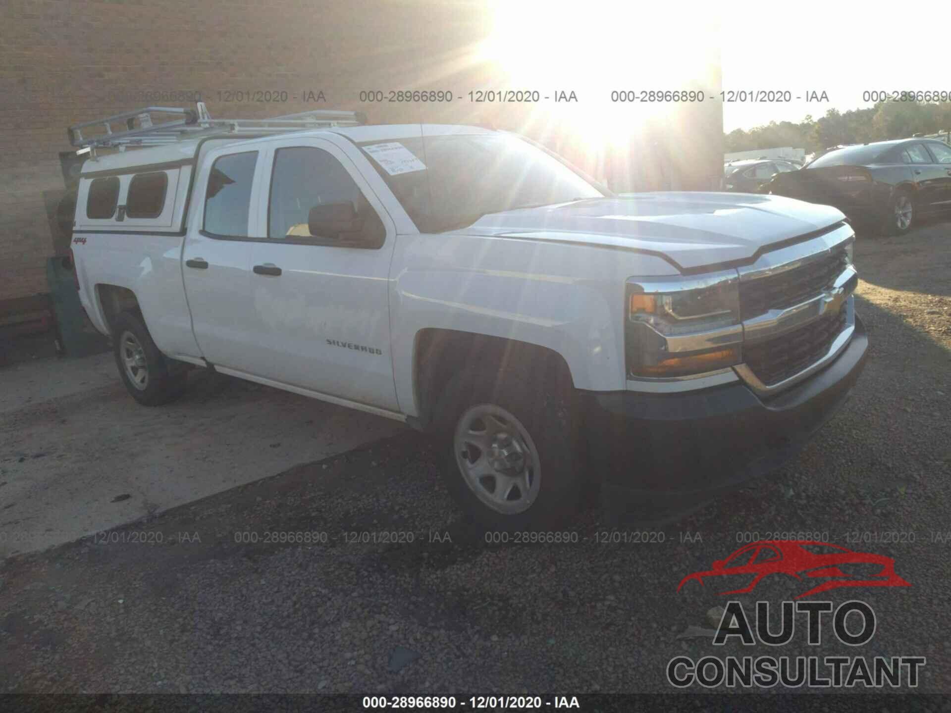 CHEVROLET SILVERADO 1500 2018 - 1GCVKNEC5JZ183912