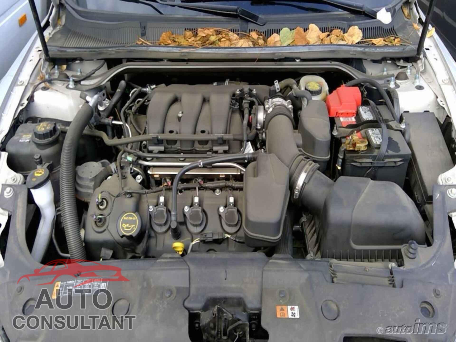 FORD TAURUS 2017 - 1FAHP2E87HG117611