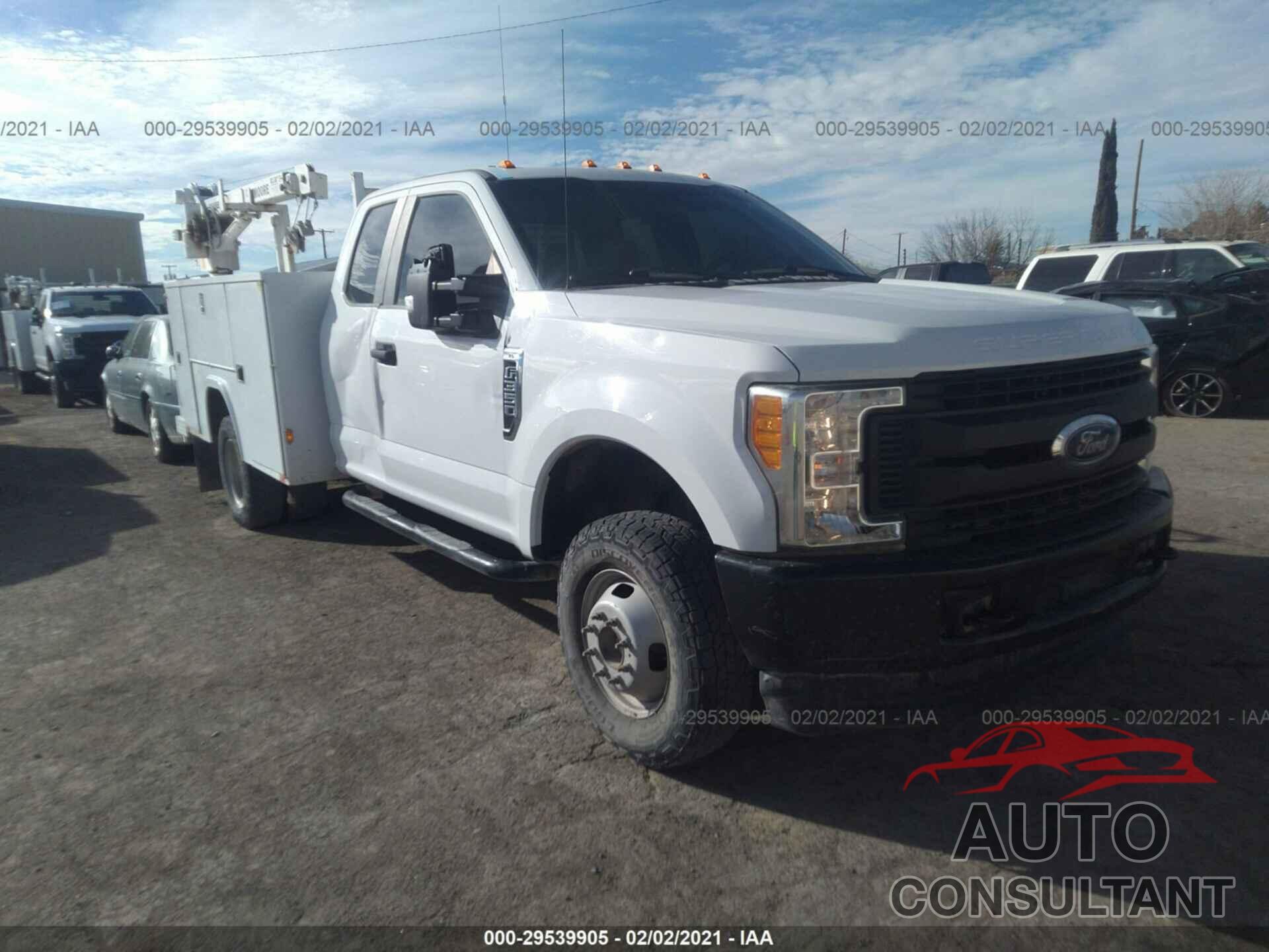 FORD SUPER DUTY F-350 DRW 2017 - 1FD8X3H60HEC55881