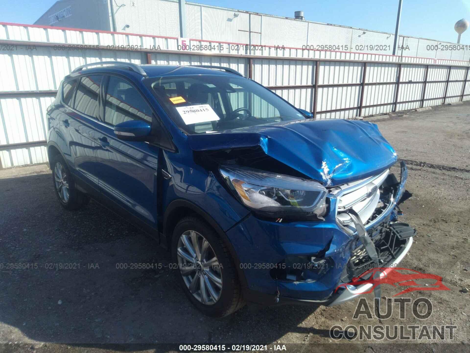 FORD ESCAPE 2017 - 1FMCU0J92HUB62324
