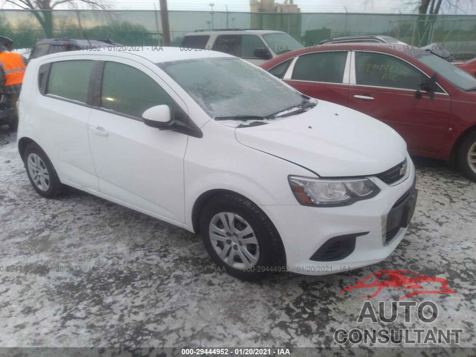 CHEVROLET SONIC 2017 - 1G1JG6SH3H4137680