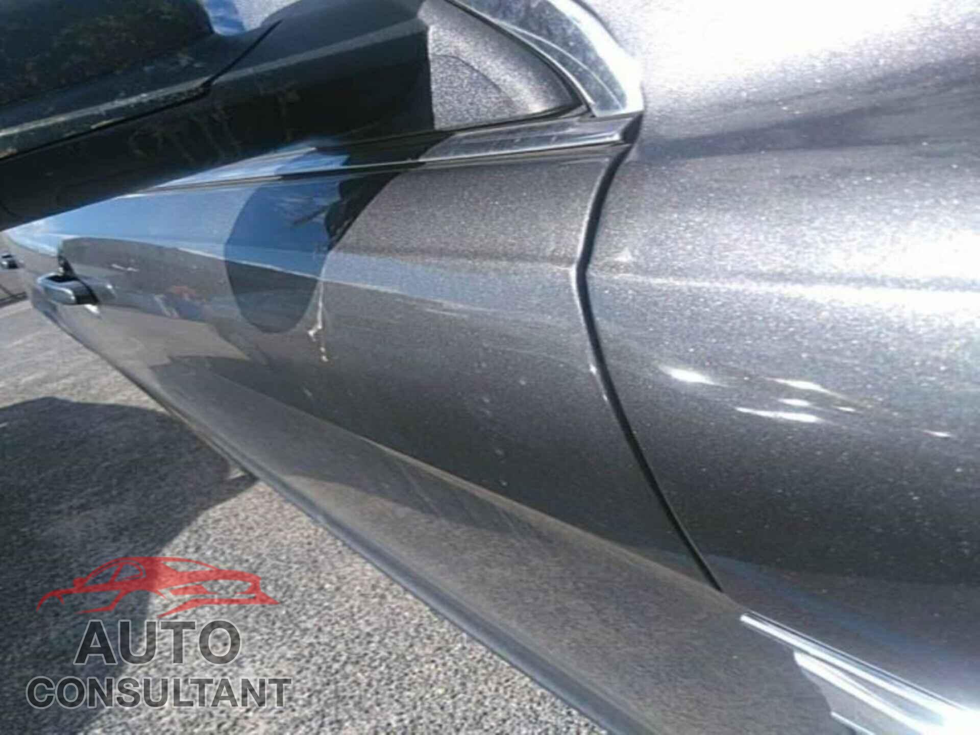 FORD TAURUS 2018 - 1FAHP2E80JG126088