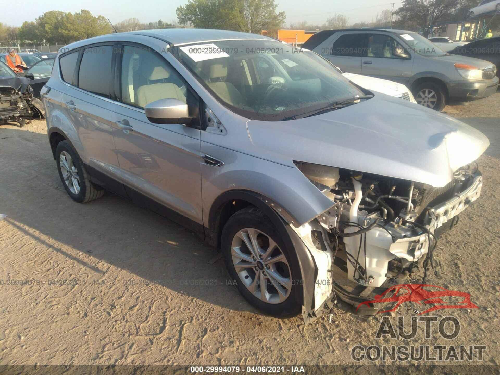 FORD ESCAPE 2017 - 1FMCU0GD0HUA52416