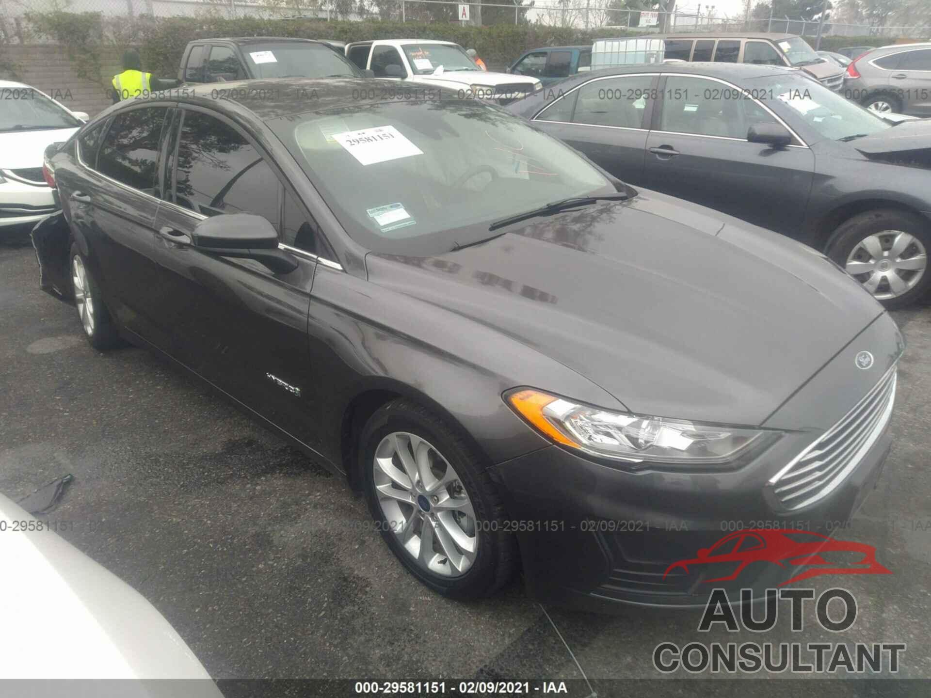 FORD FUSION HYBRID 2019 - 3FA6P0LU0KR207890