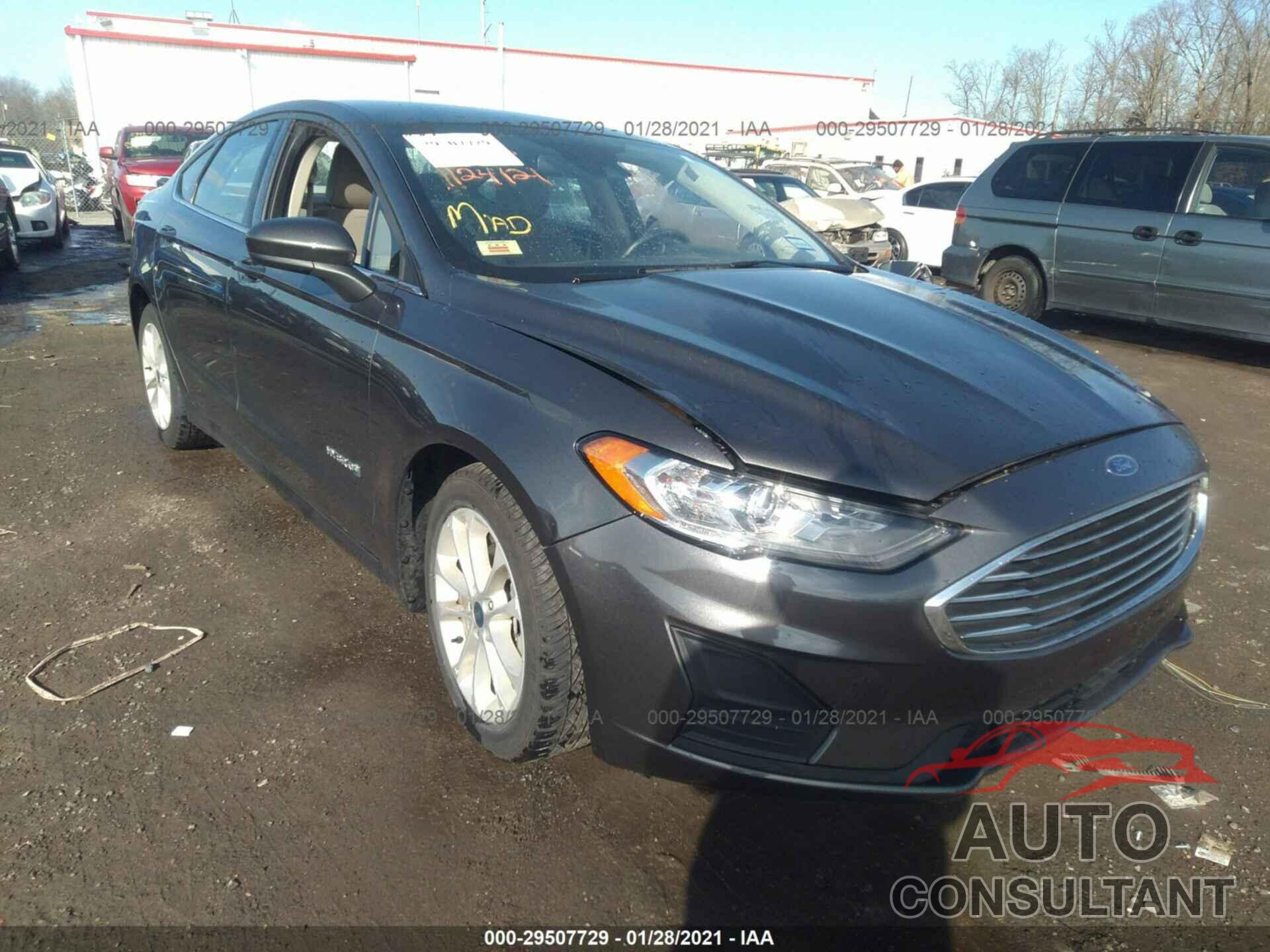 FORD FUSION HYBRID 2019 - 3FA6P0LU6KR121368