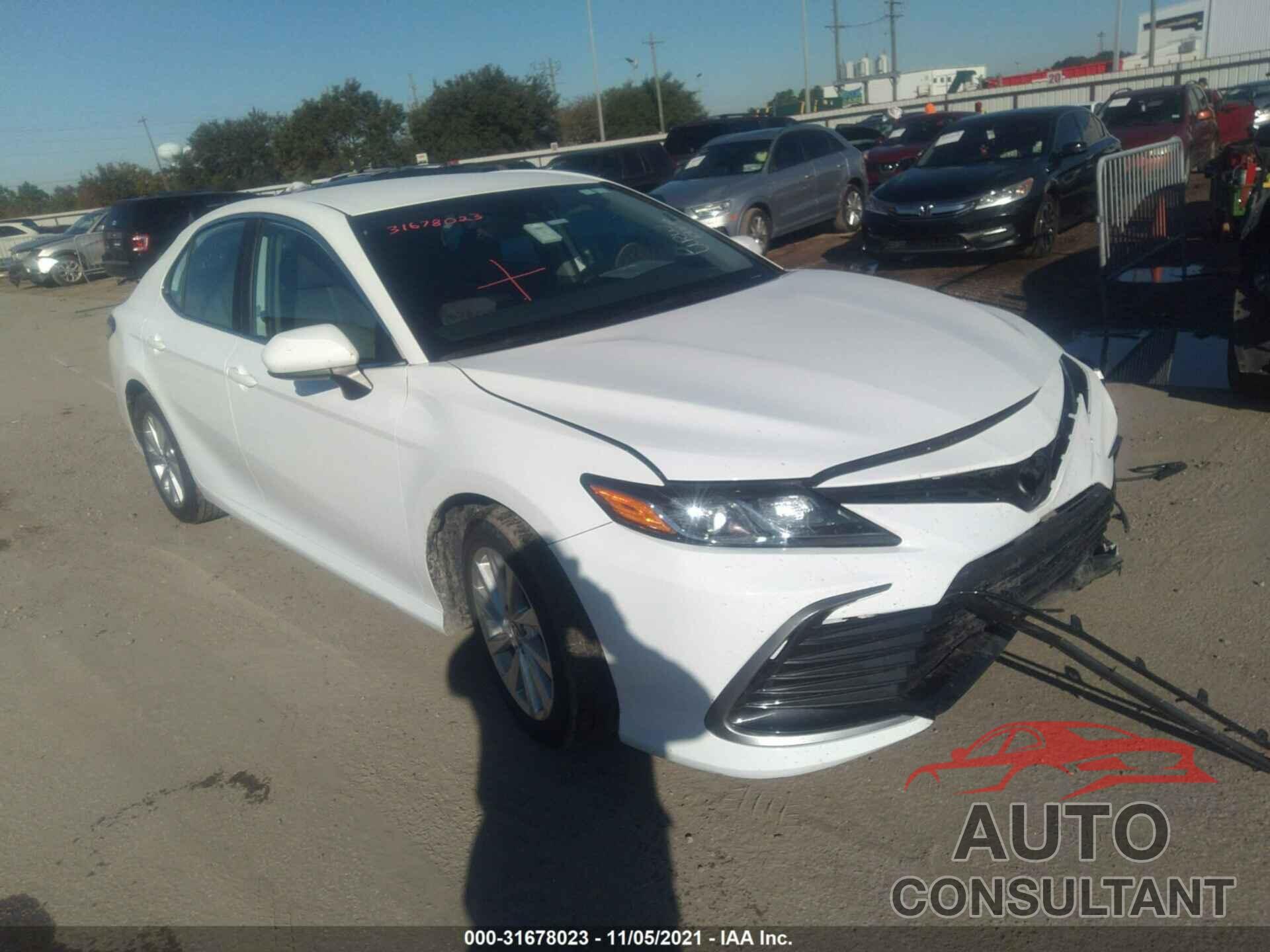 TOYOTA CAMRY 2021 - 4T1C11AK0MU441024