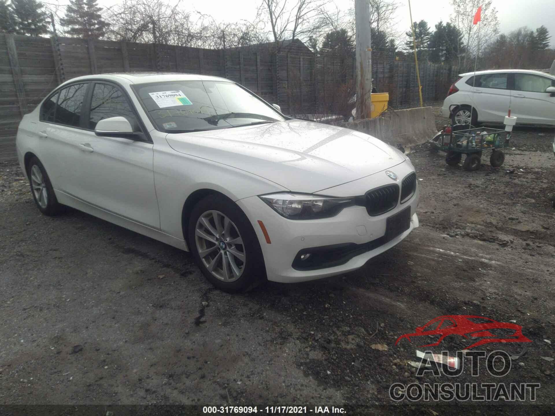 BMW 3 SERIES 2017 - WBA8A3C35HK692504