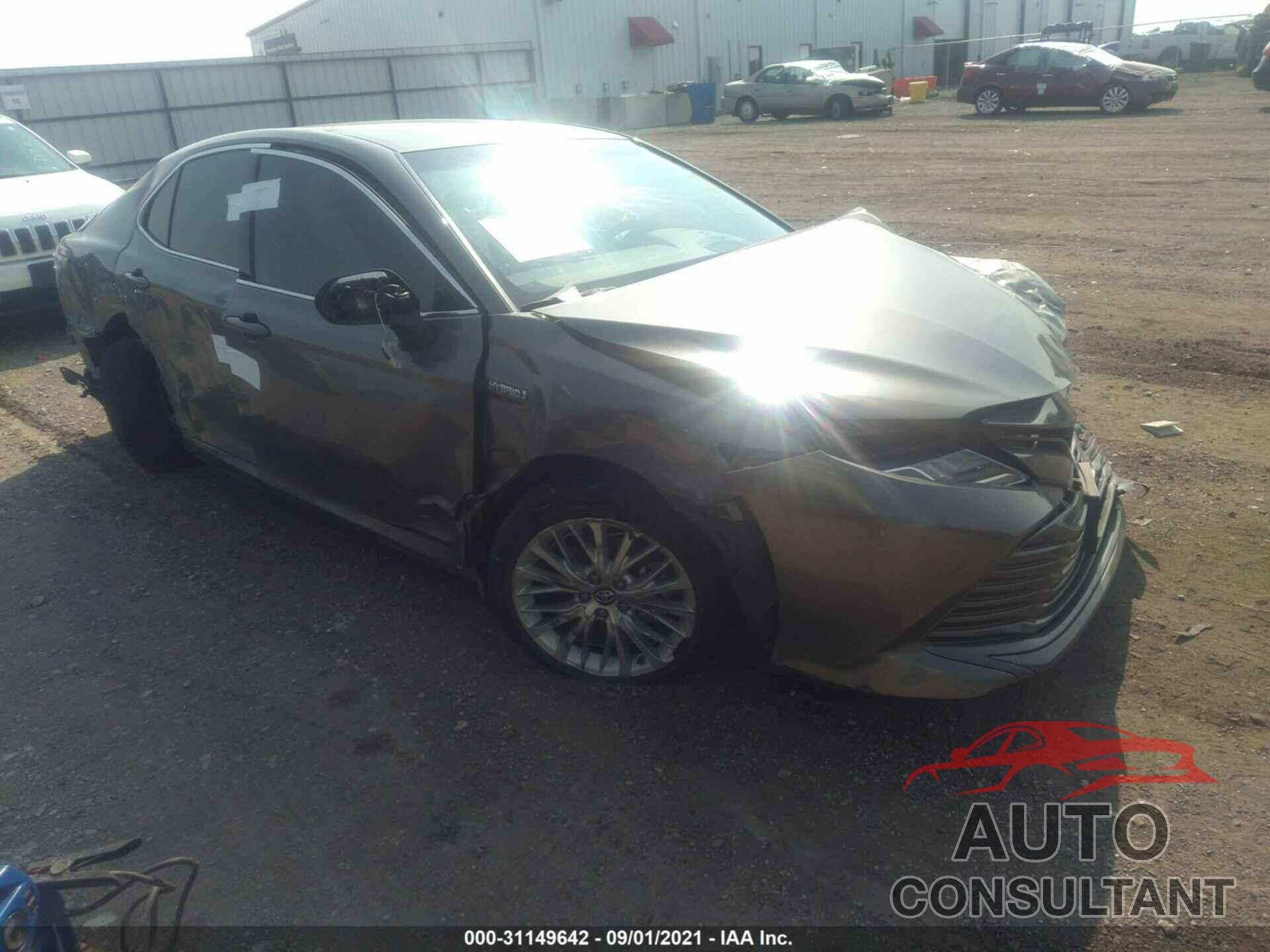 TOYOTA CAMRY 2018 - 4T1B21HK9JU002141