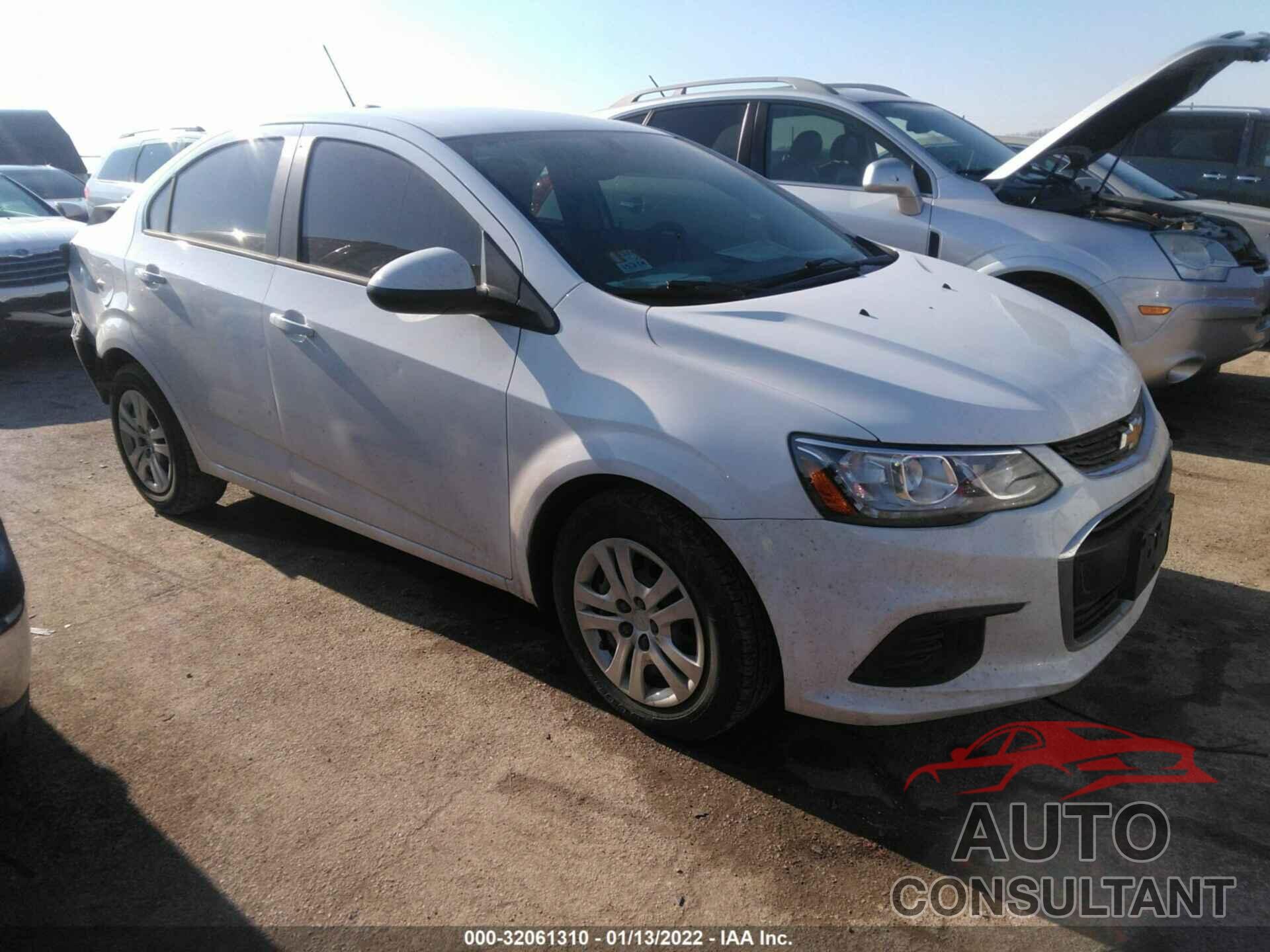 CHEVROLET SONIC 2017 - 1G1JB5SH7H4138307