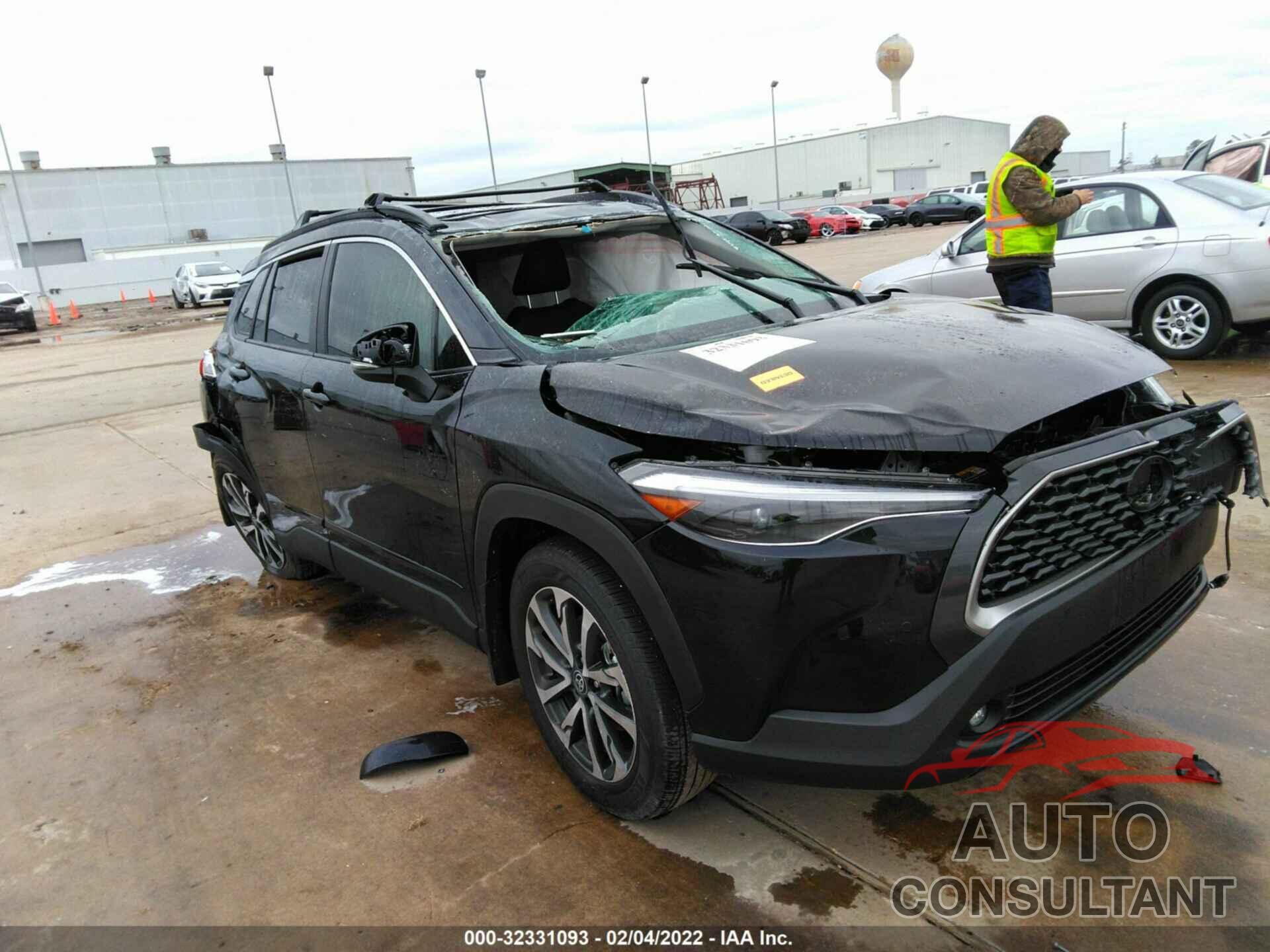 TOYOTA COROLLA CROSS 2022 - 7MUDAAAG8NV006736