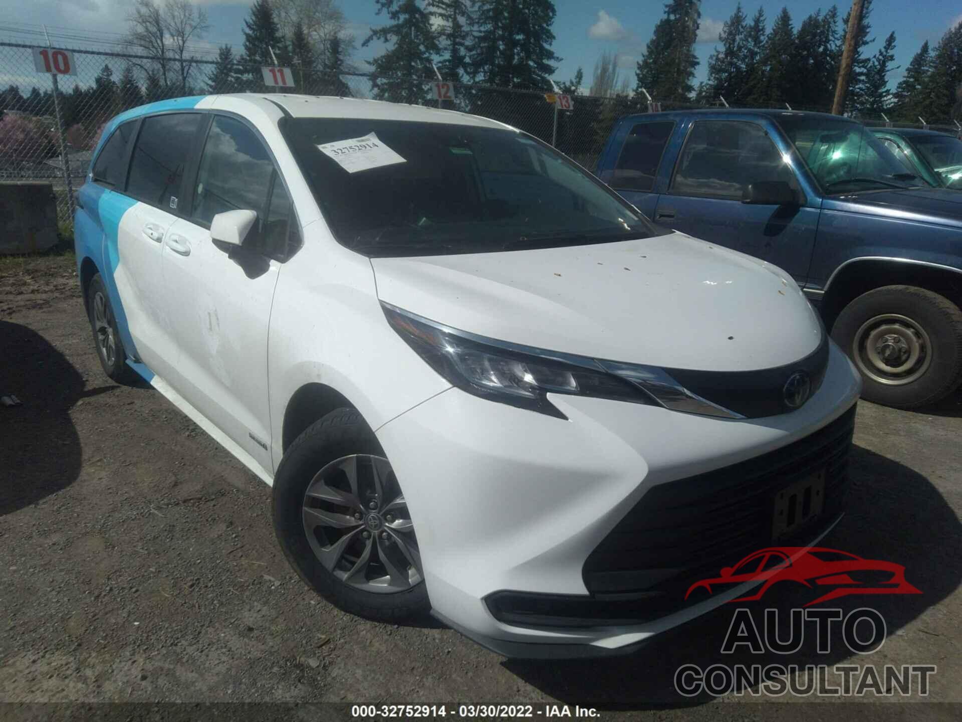 TOYOTA SIENNA 2021 - 5TDKRKEC0MS033144