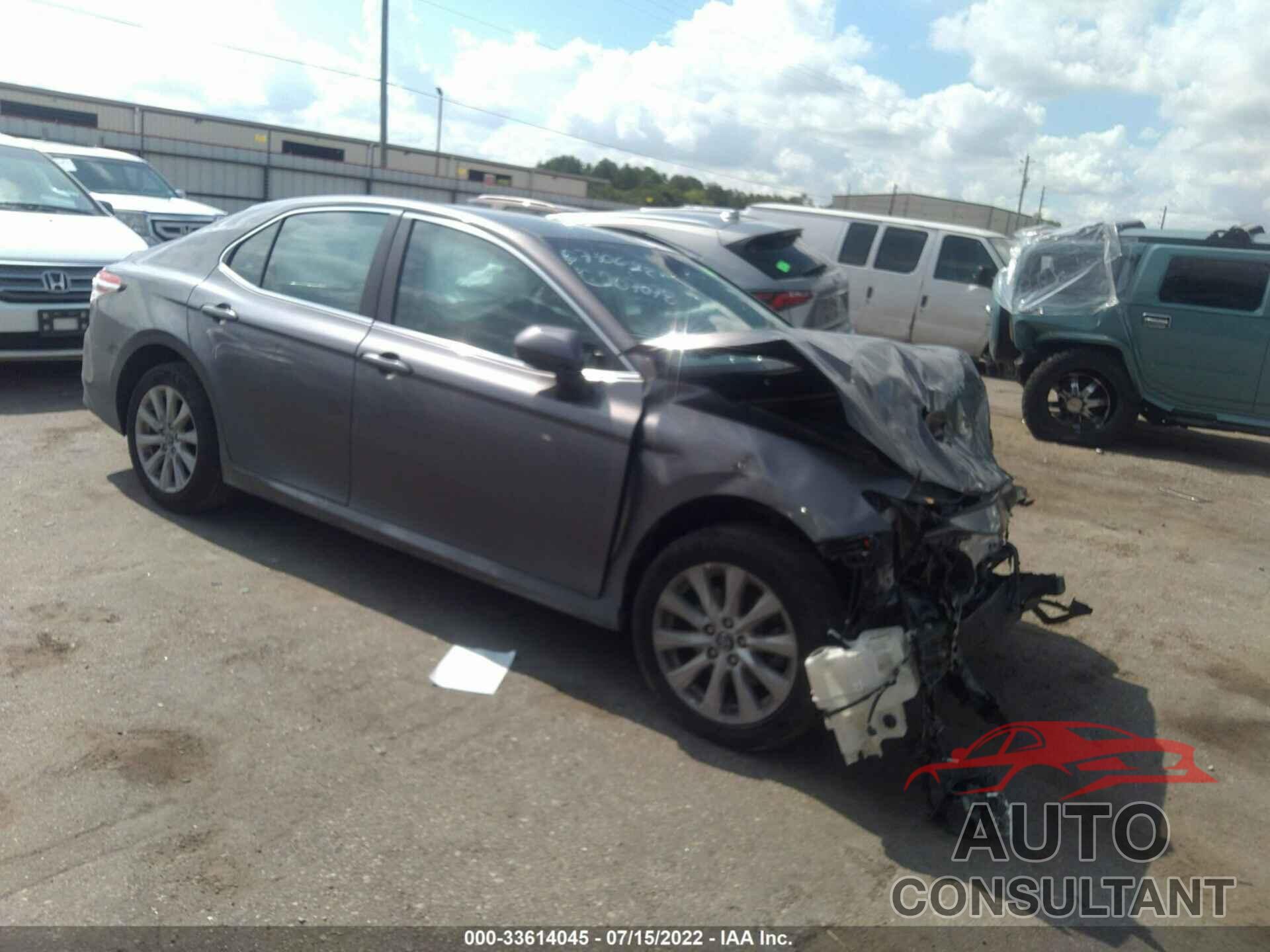 TOYOTA CAMRY 2018 - 4T1B11HK0JU585167