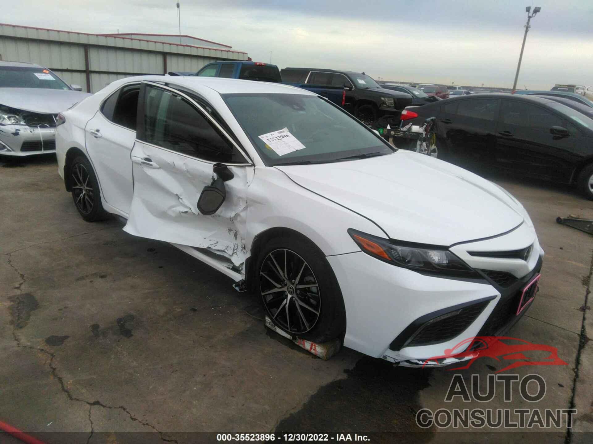 2022 CAMRY TOYOTA